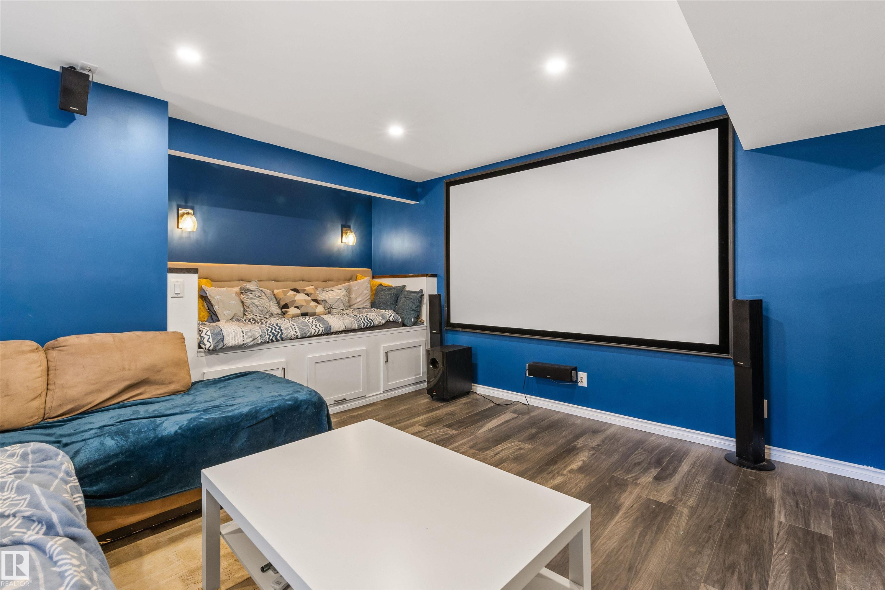 12827 207 Street, Edmonton, AB - Indoor