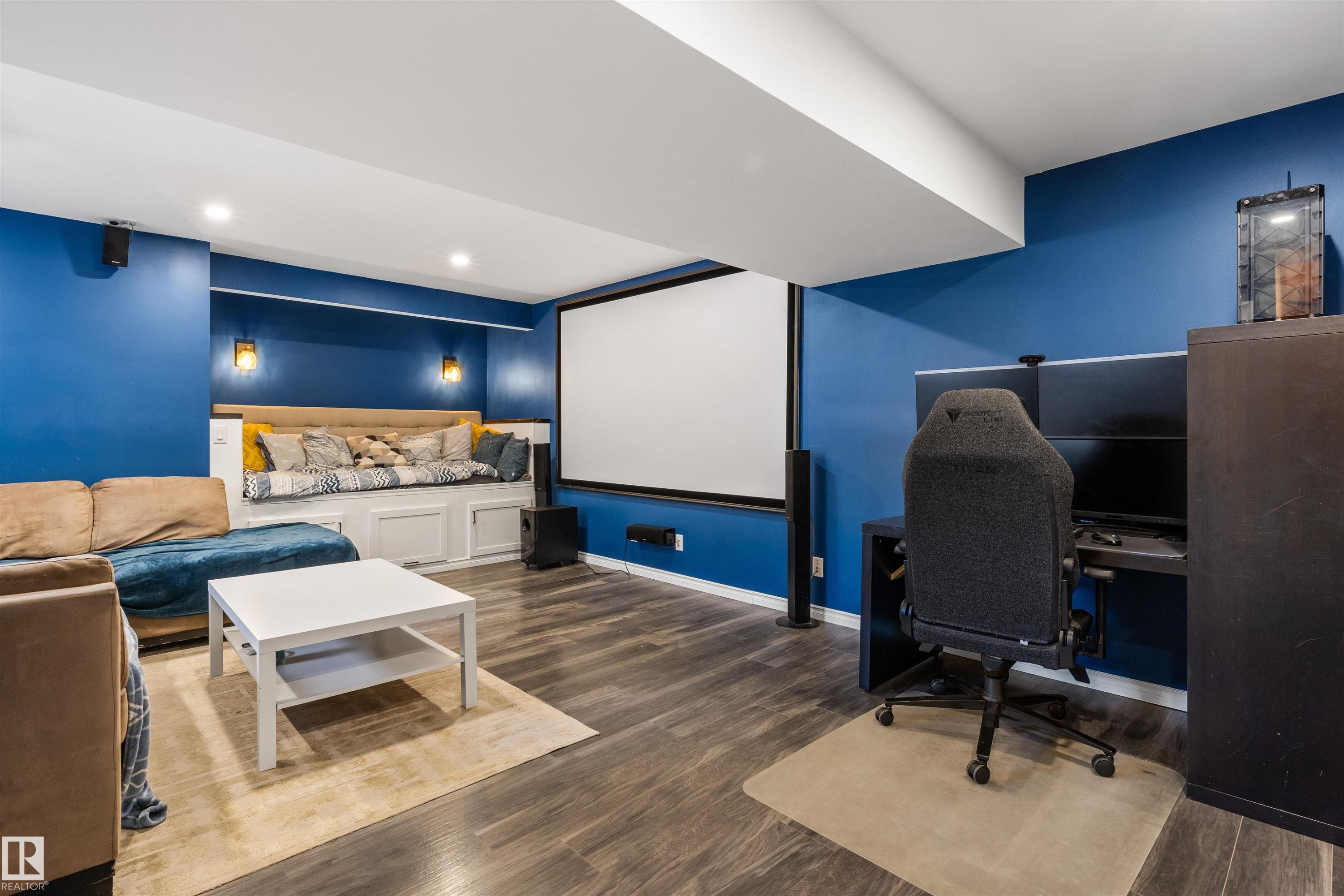 12827 207 Street, Edmonton, AB - Indoor