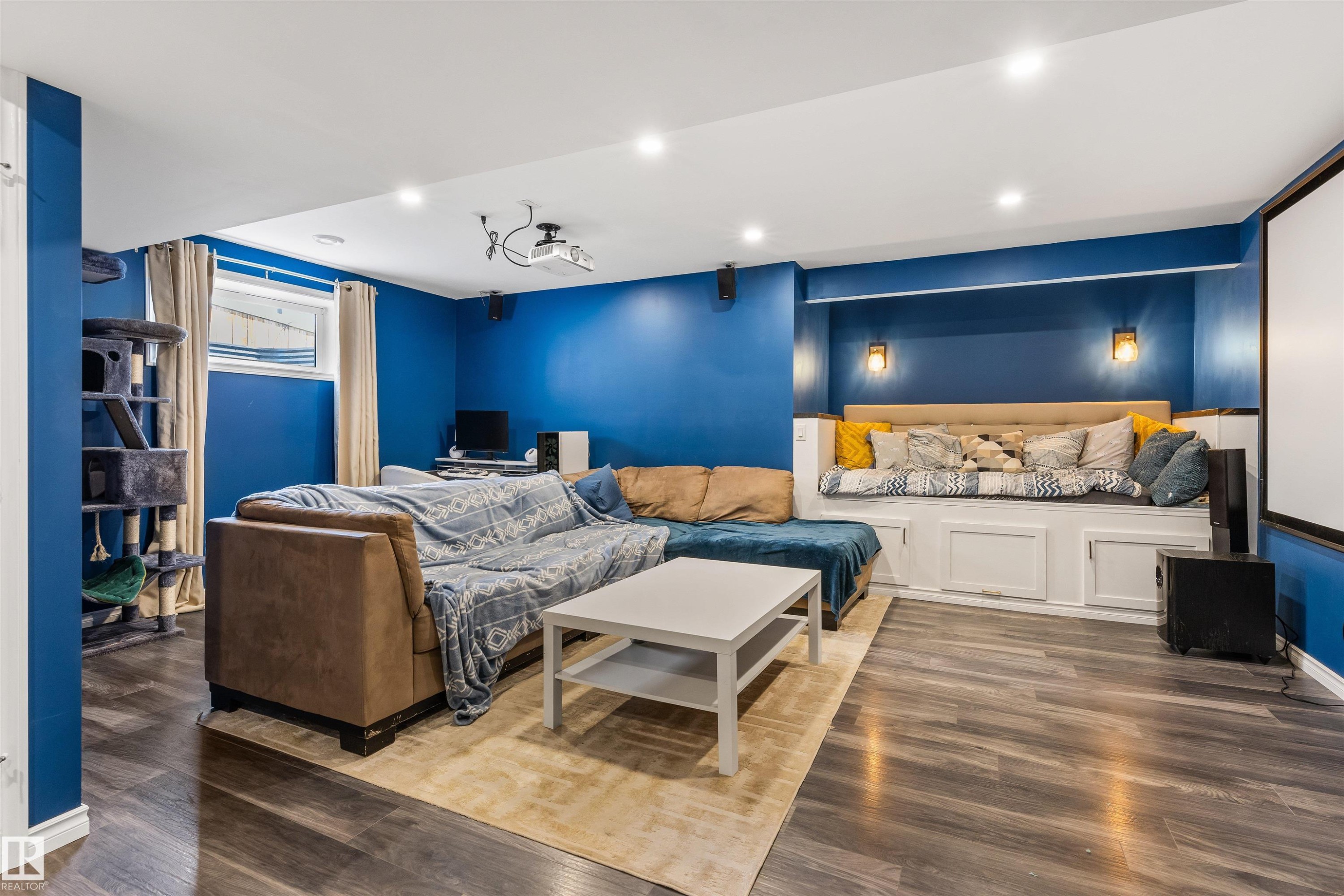 12827 207 Street, Edmonton, AB - Indoor