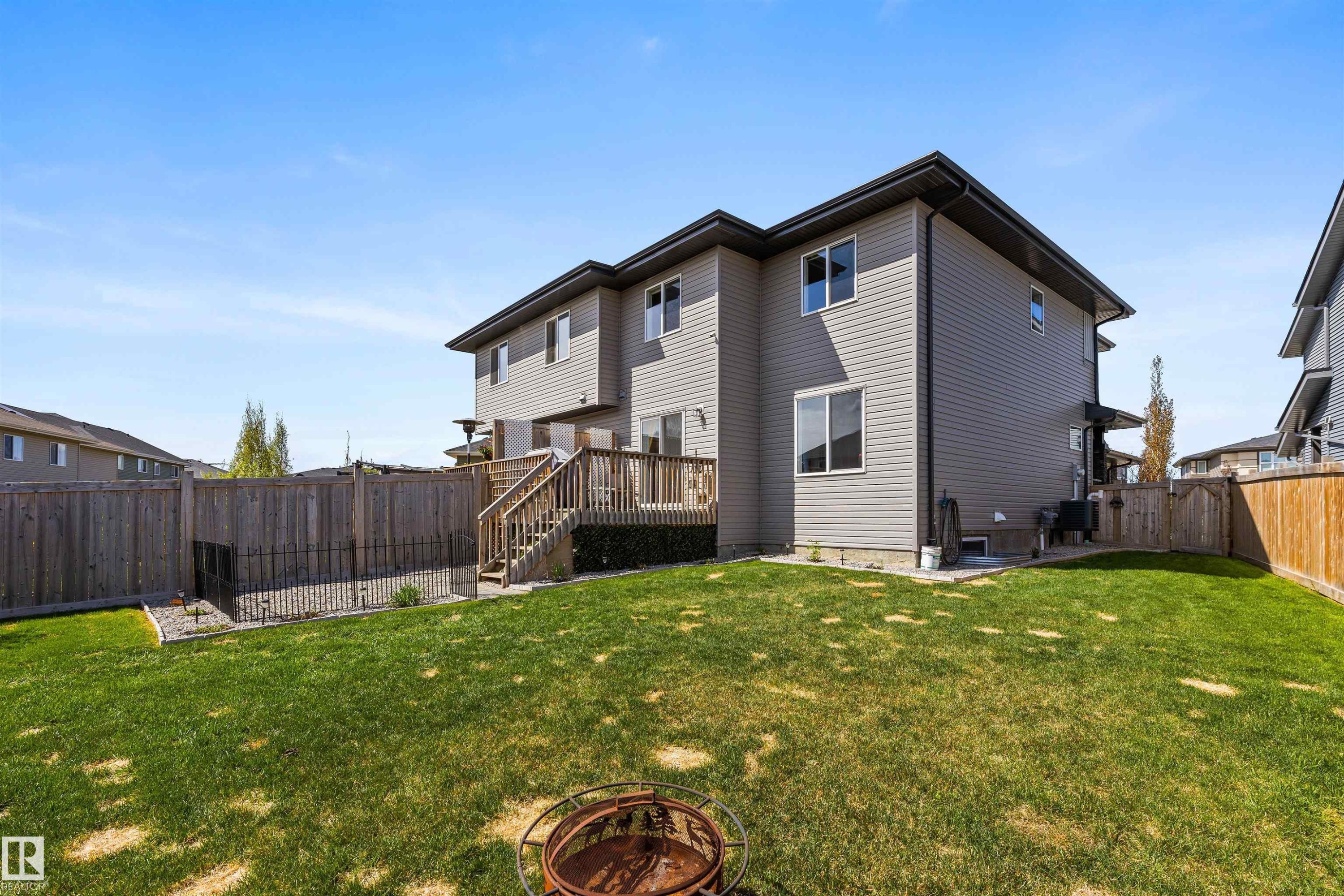 12827 207 Street, Edmonton, AB - Outdoor