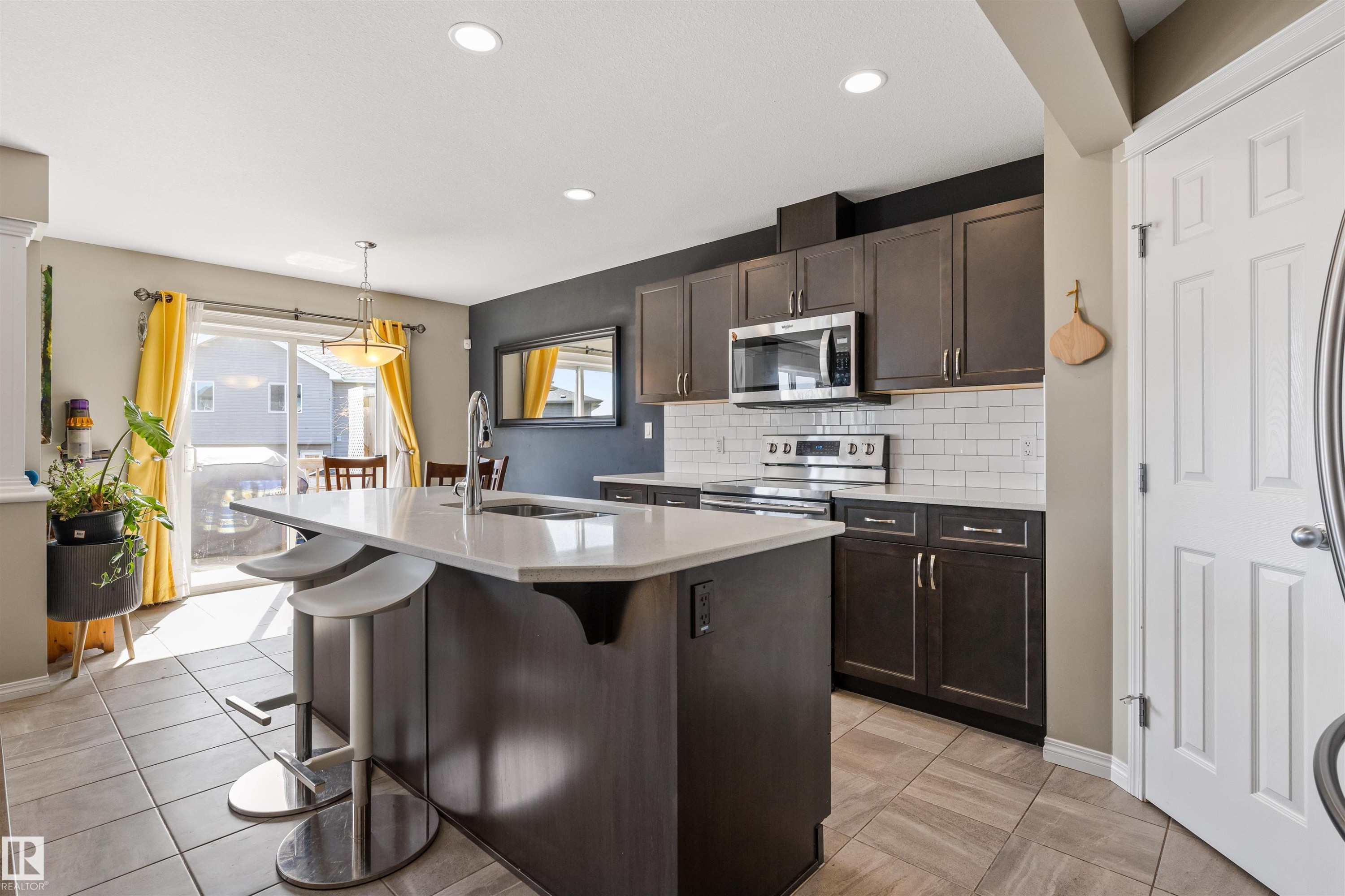 12827 207 Street, Edmonton, AB - Indoor Photo Showing Kitchen With Double Sink With Upgraded Kitchen