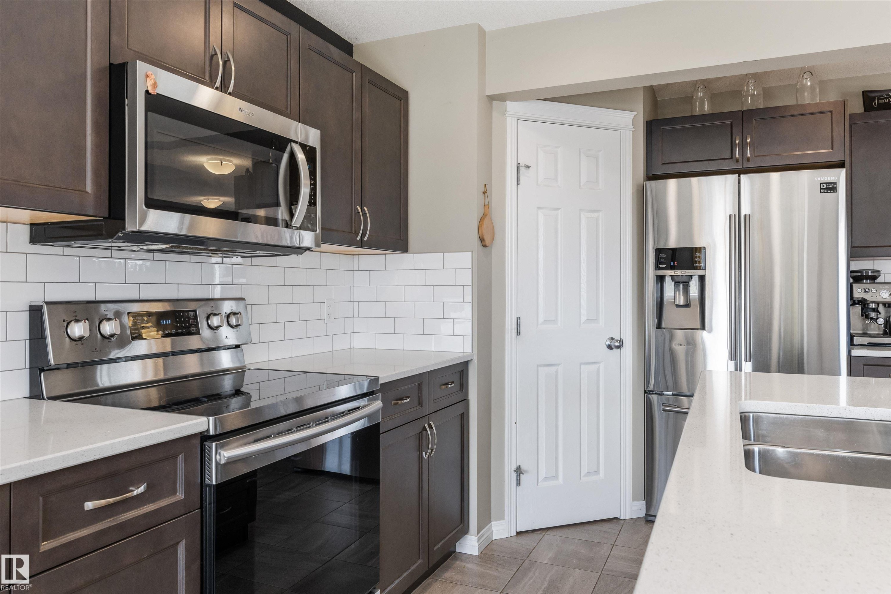 12827 207 Street, Edmonton, AB - Indoor Photo Showing Kitchen With Double Sink With Upgraded Kitchen