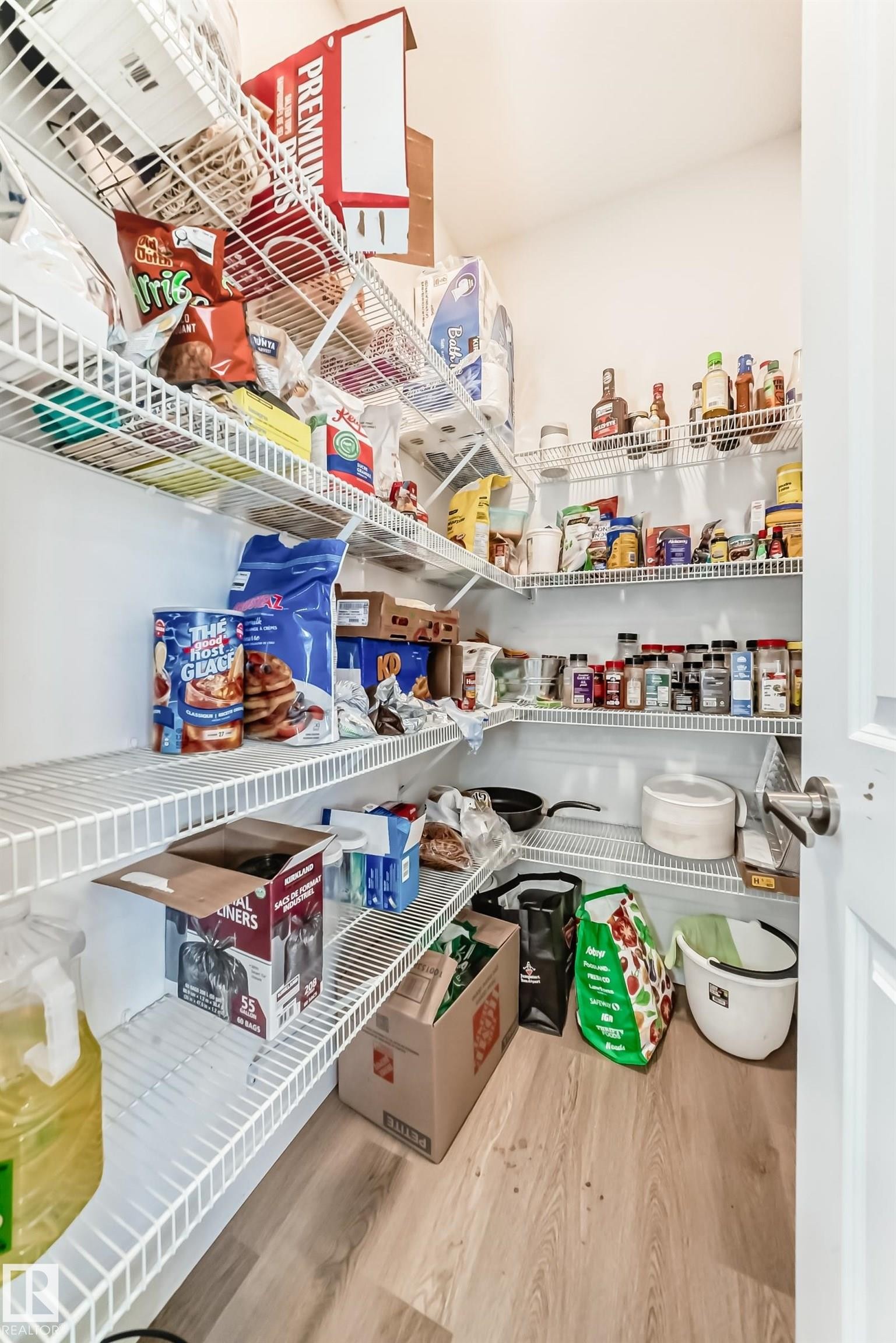 5165 Edgemont Boulevard, Edmonton, AB - Indoor With Storage