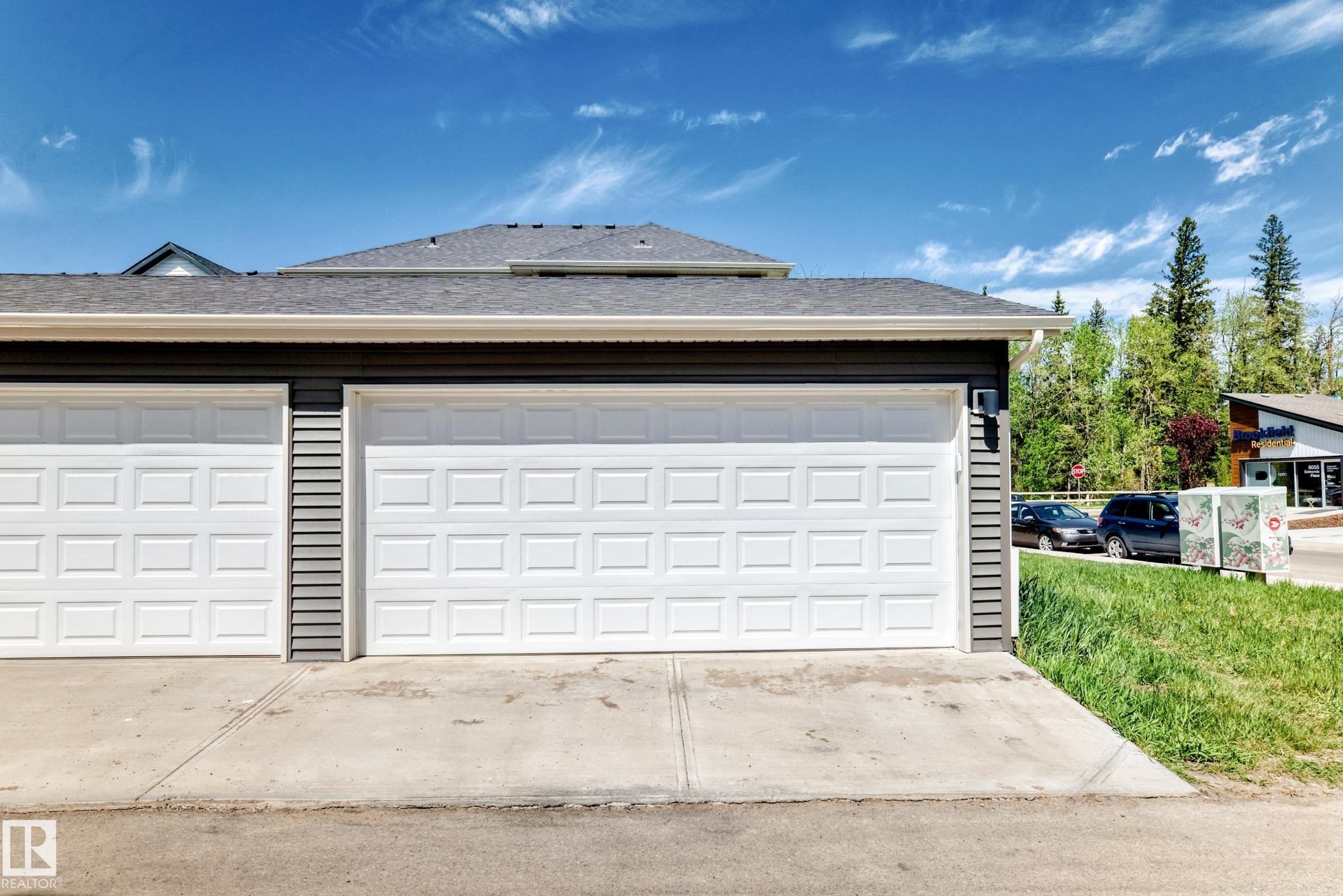 5165 Edgemont Boulevard, Edmonton, AB - Outdoor