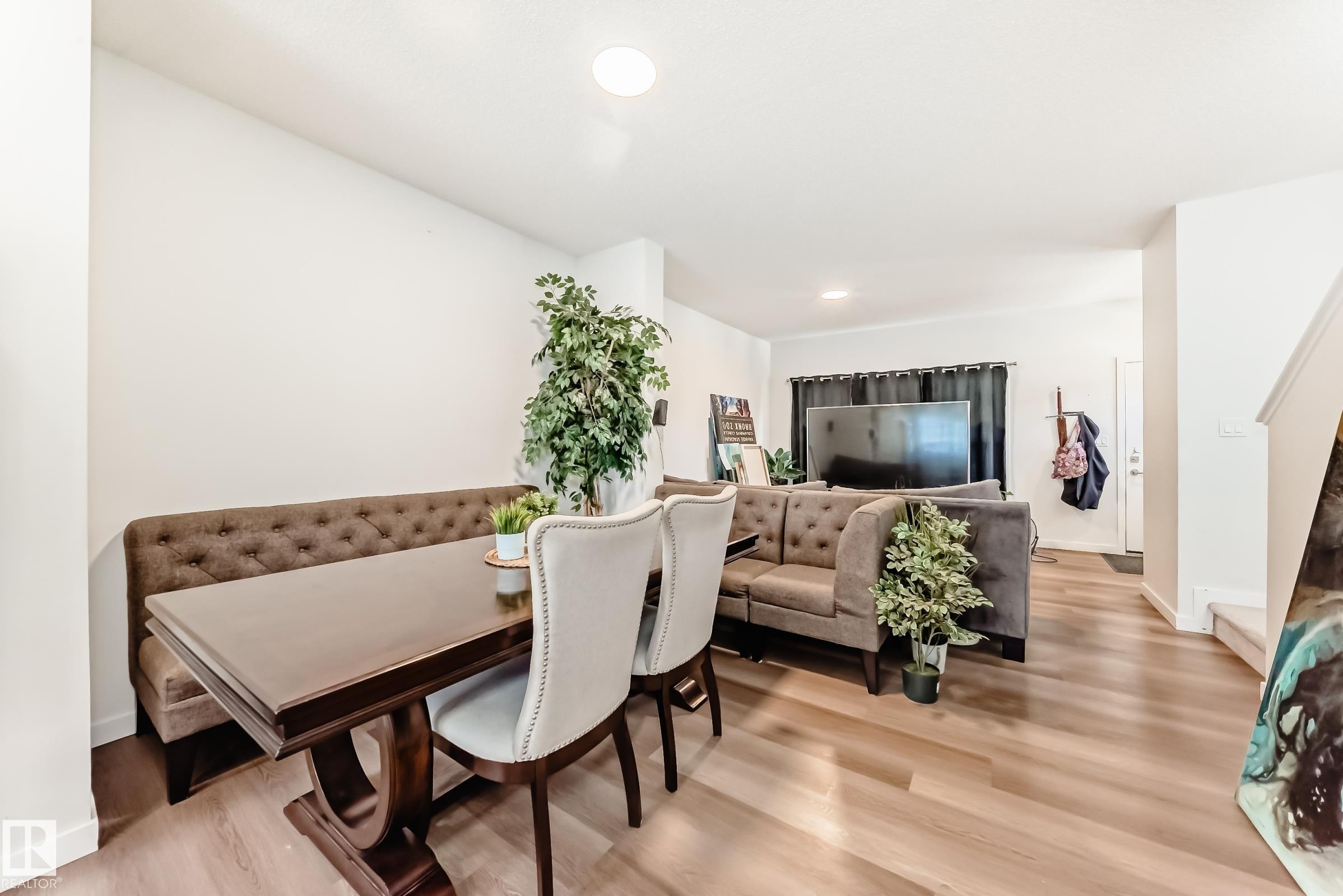5165 Edgemont Boulevard, Edmonton, AB - Indoor