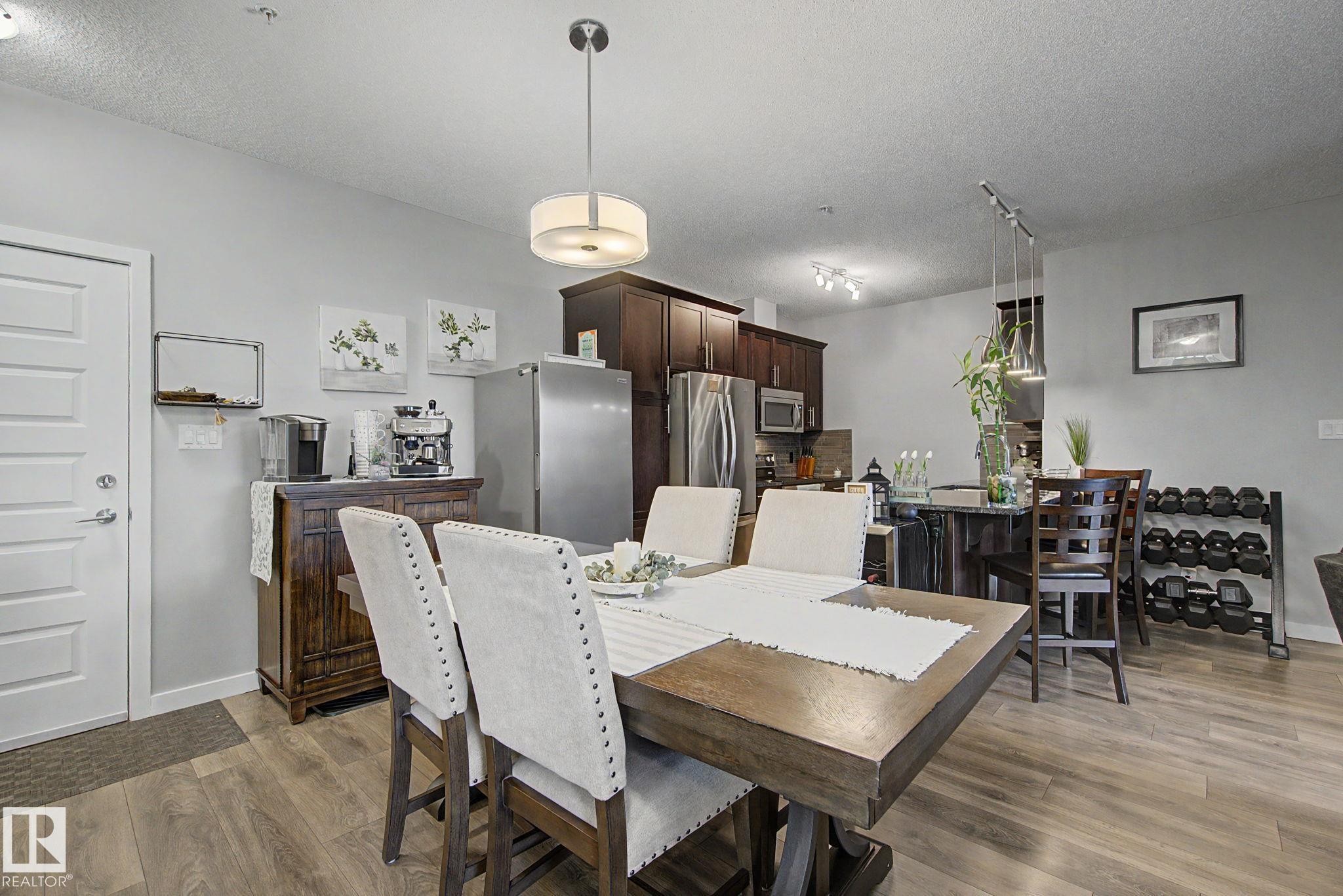 129 503 Albany Way, Edmonton, AB - Indoor Photo Showing Dining Room