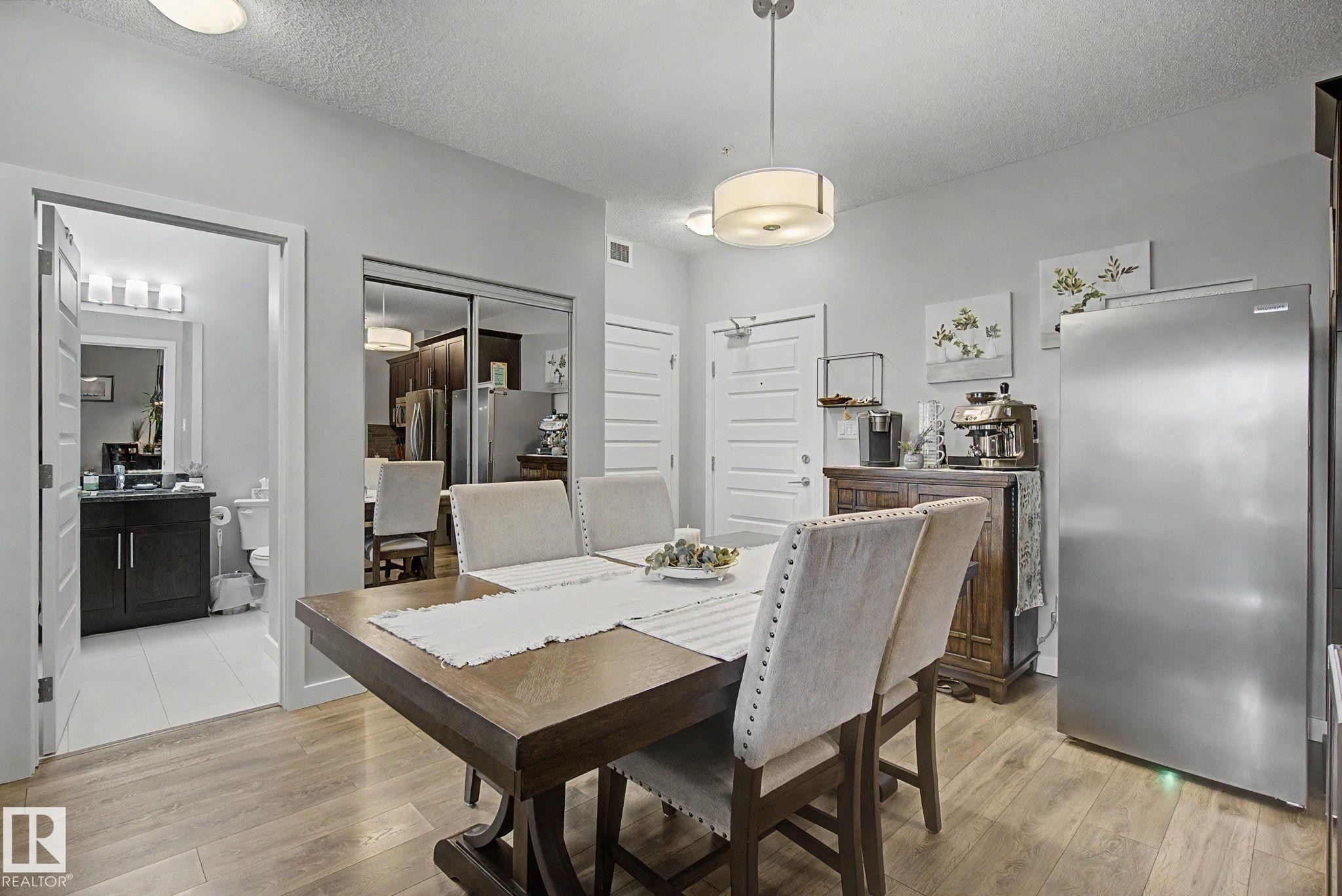 129 503 Albany Way, Edmonton, AB - Indoor Photo Showing Dining Room