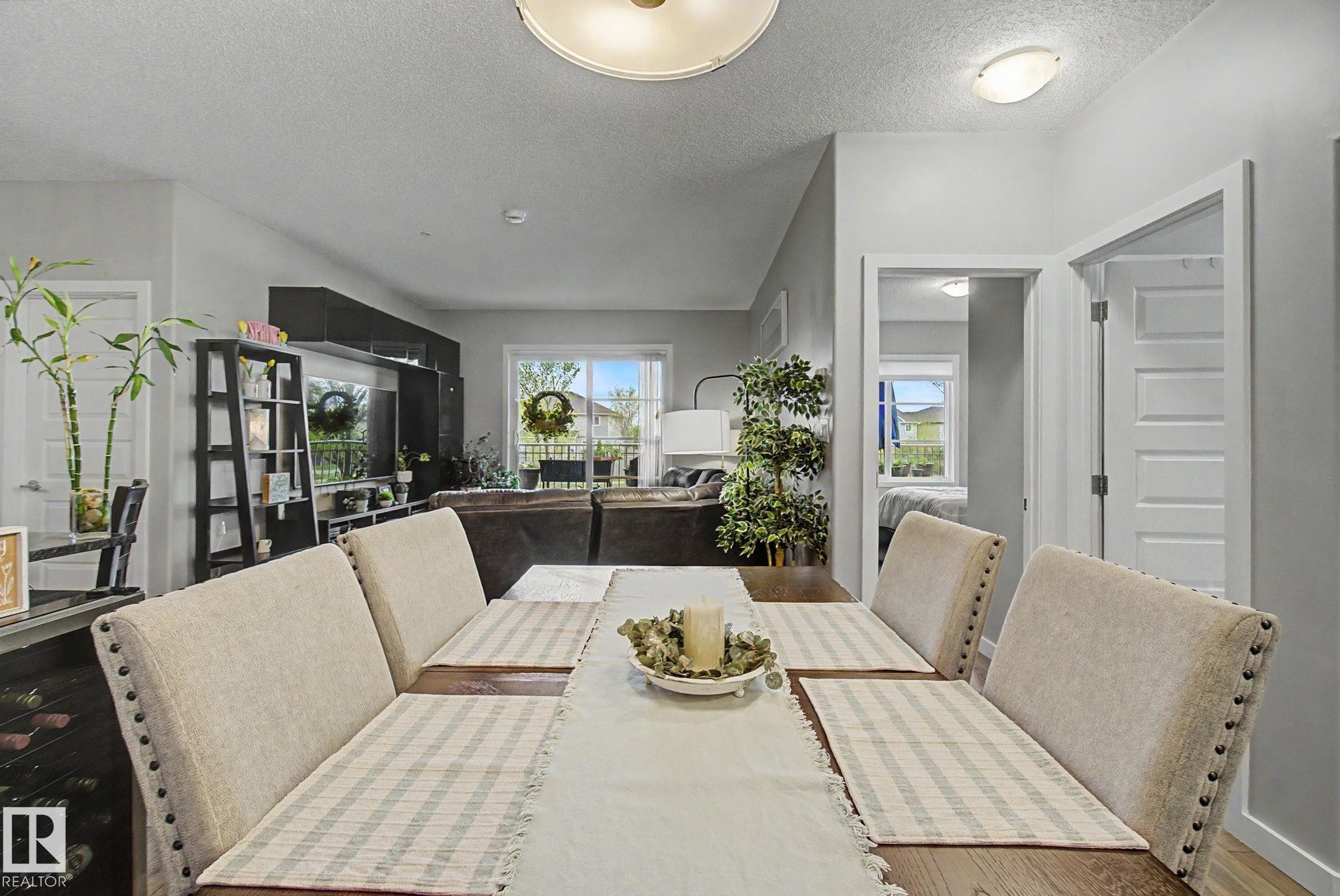 129 503 Albany Way, Edmonton, AB - Indoor Photo Showing Dining Room
