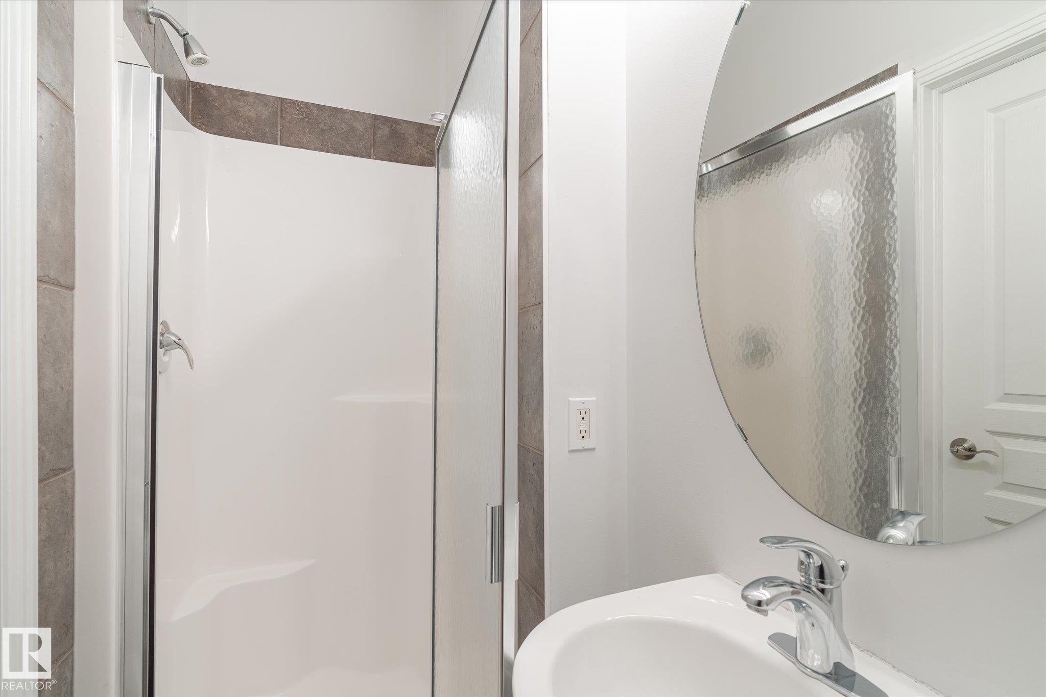 511 10503 98 Avenue, Edmonton, AB - Indoor Photo Showing Bathroom