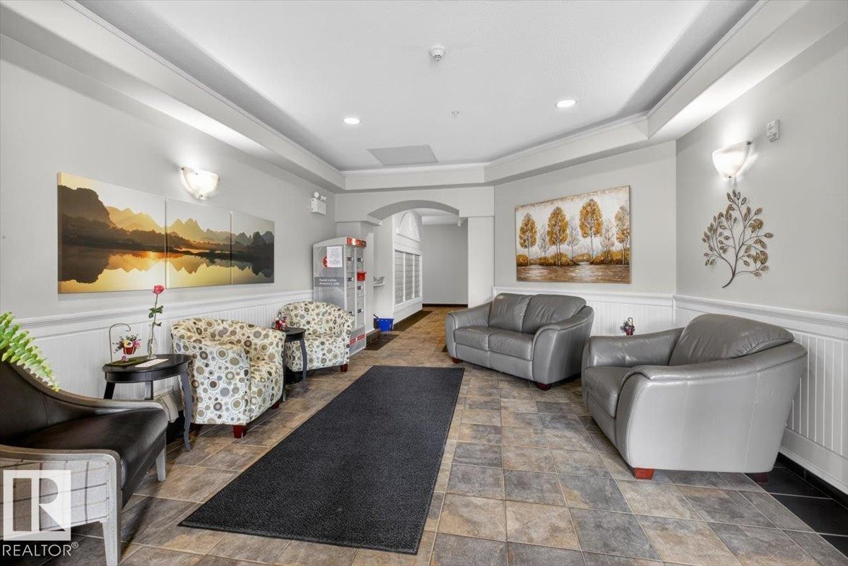 326 8528 82 Avenue, Edmonton, AB - Indoor Photo Showing Living Room