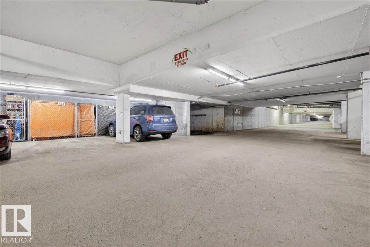 326 8528 82 Avenue, Edmonton, AB - Indoor Photo Showing Garage