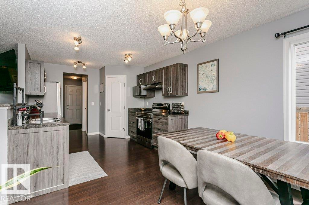 9 Cypress Link, Fort Saskatchewan, AB - Indoor Photo Showing Dining Room