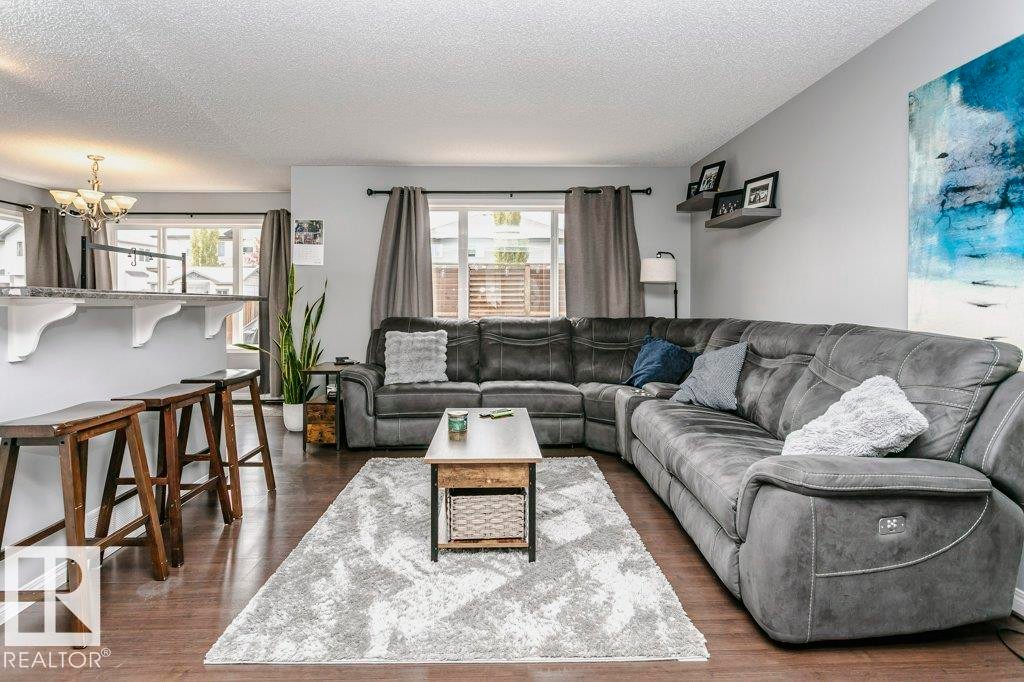 9 Cypress Link, Fort Saskatchewan, AB - Indoor Photo Showing Living Room