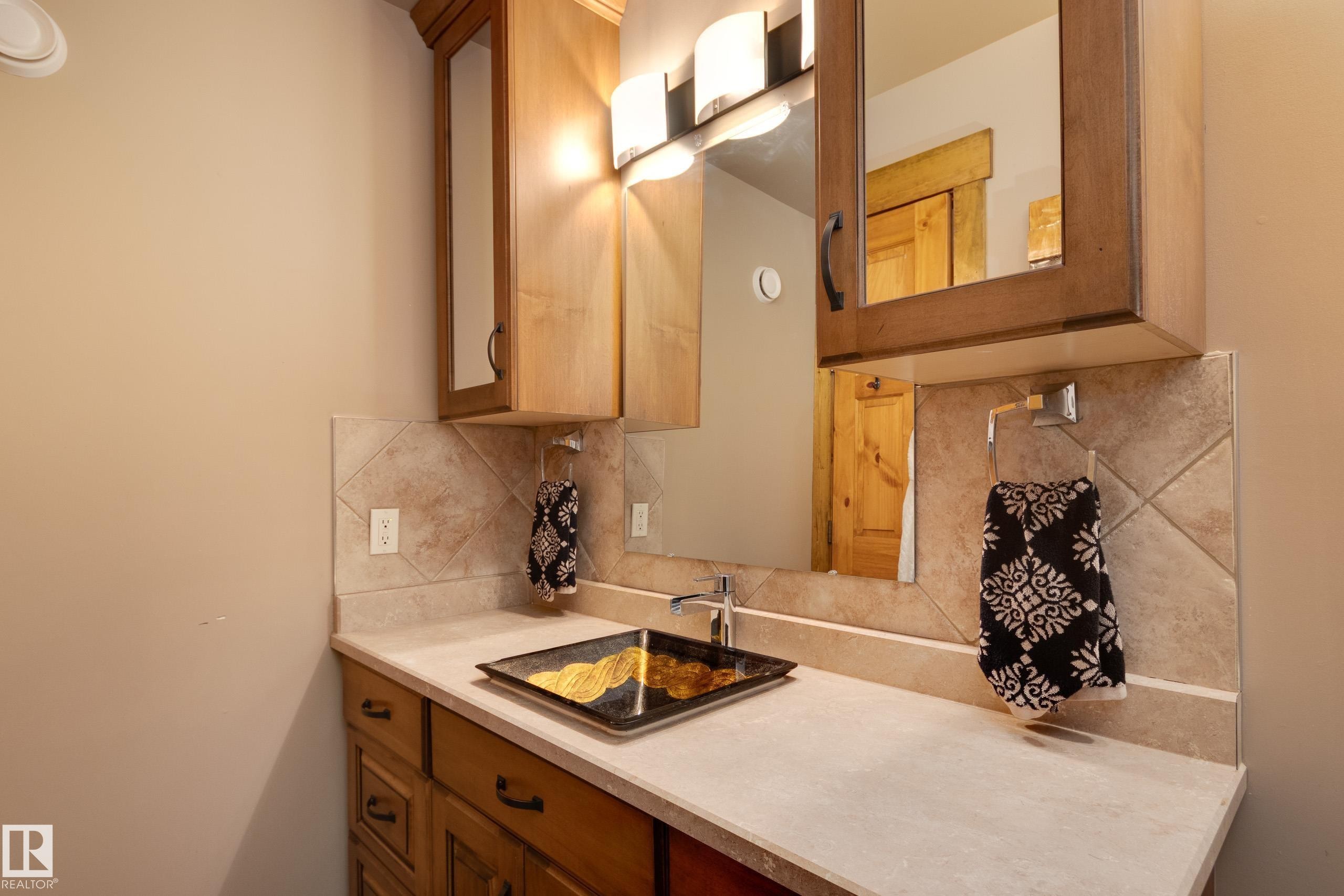 10811 67 Street, Edmonton, AB - Indoor Photo Showing Kitchen
