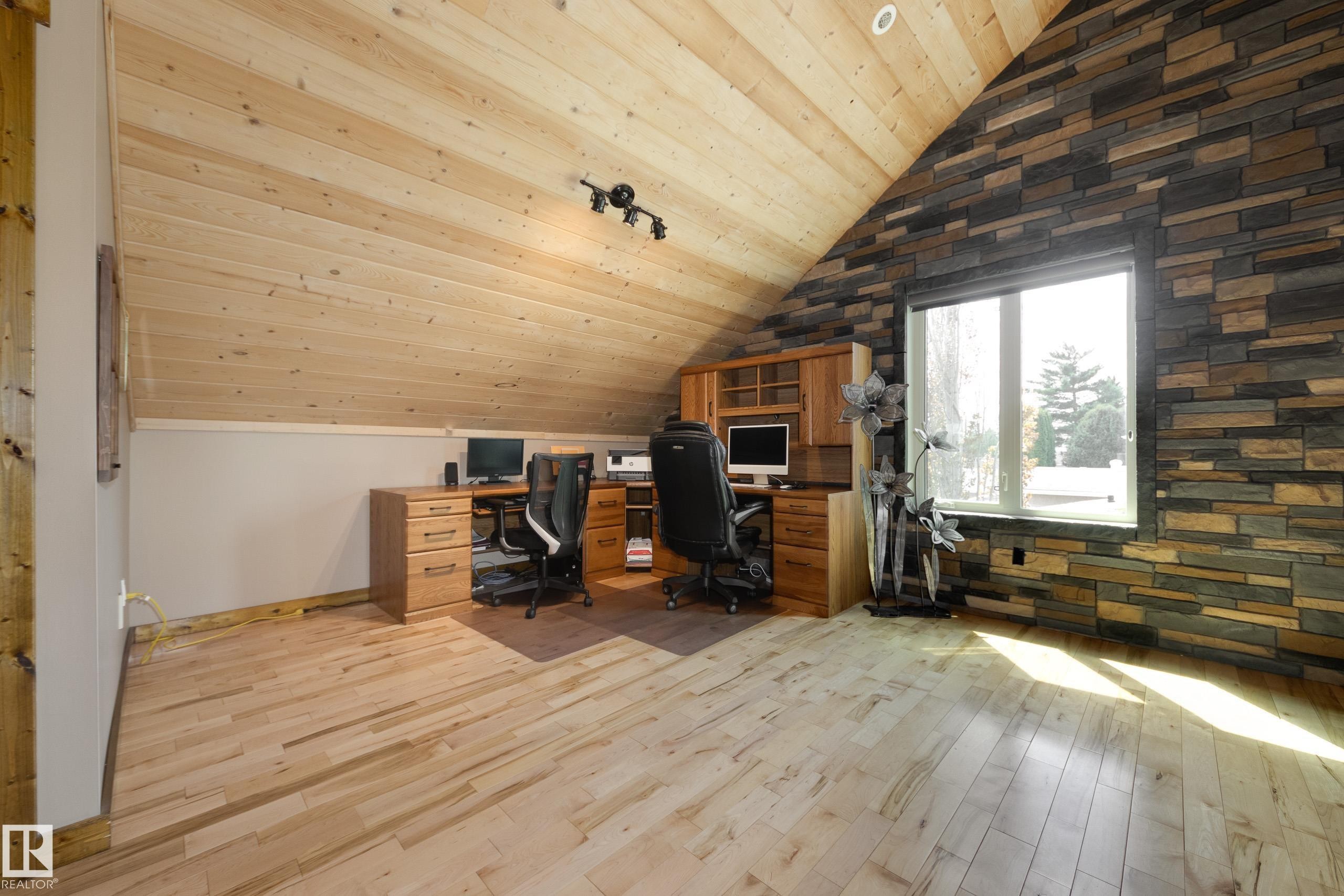 10811 67 Street, Edmonton, AB - Indoor Photo Showing Other Room