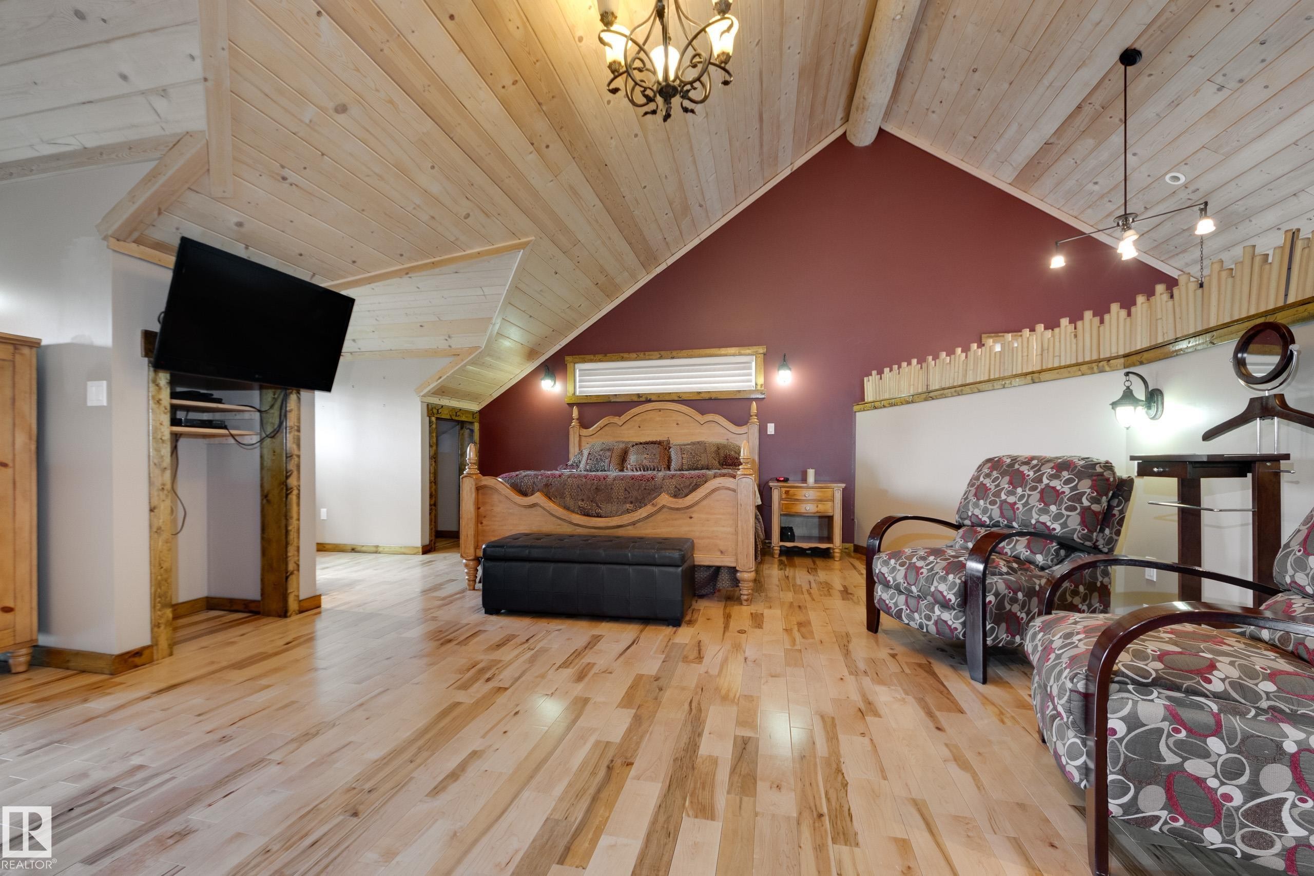 10811 67 Street, Edmonton, AB - Indoor