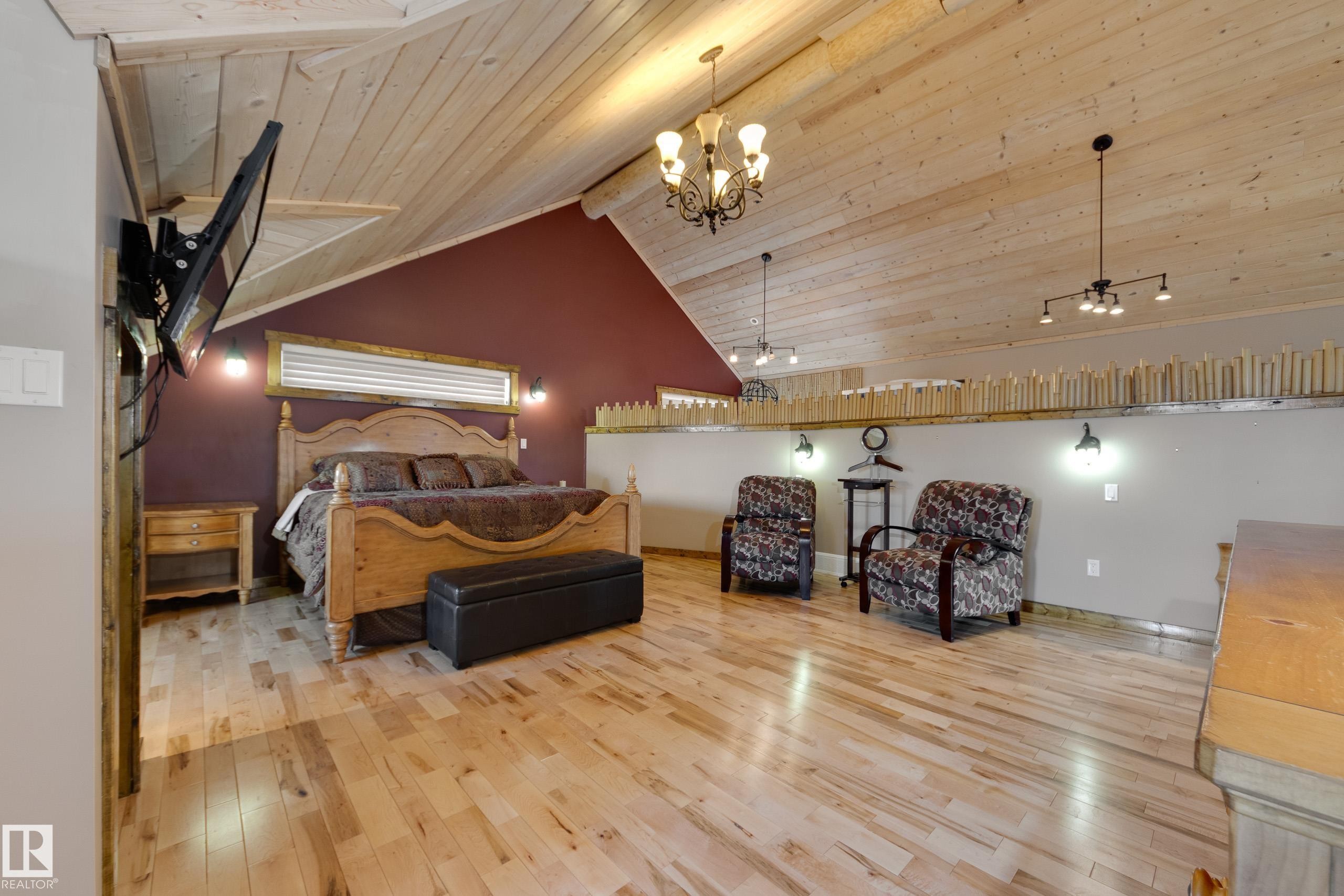 10811 67 Street, Edmonton, AB - Indoor