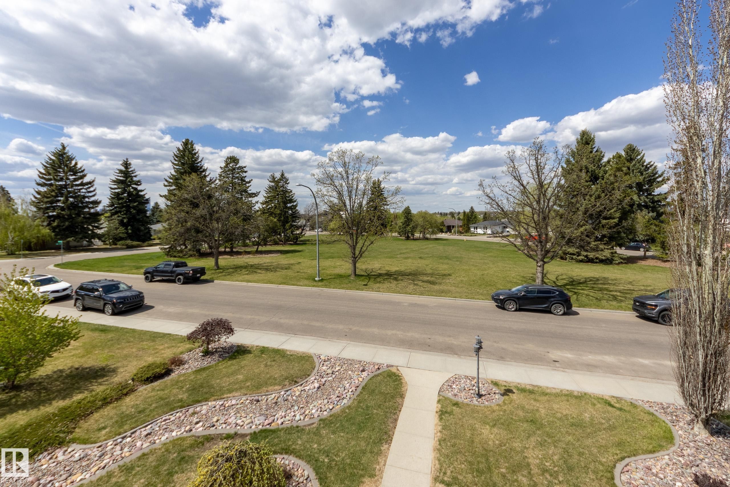 10811 67 Street, Edmonton, AB - Outdoor With View