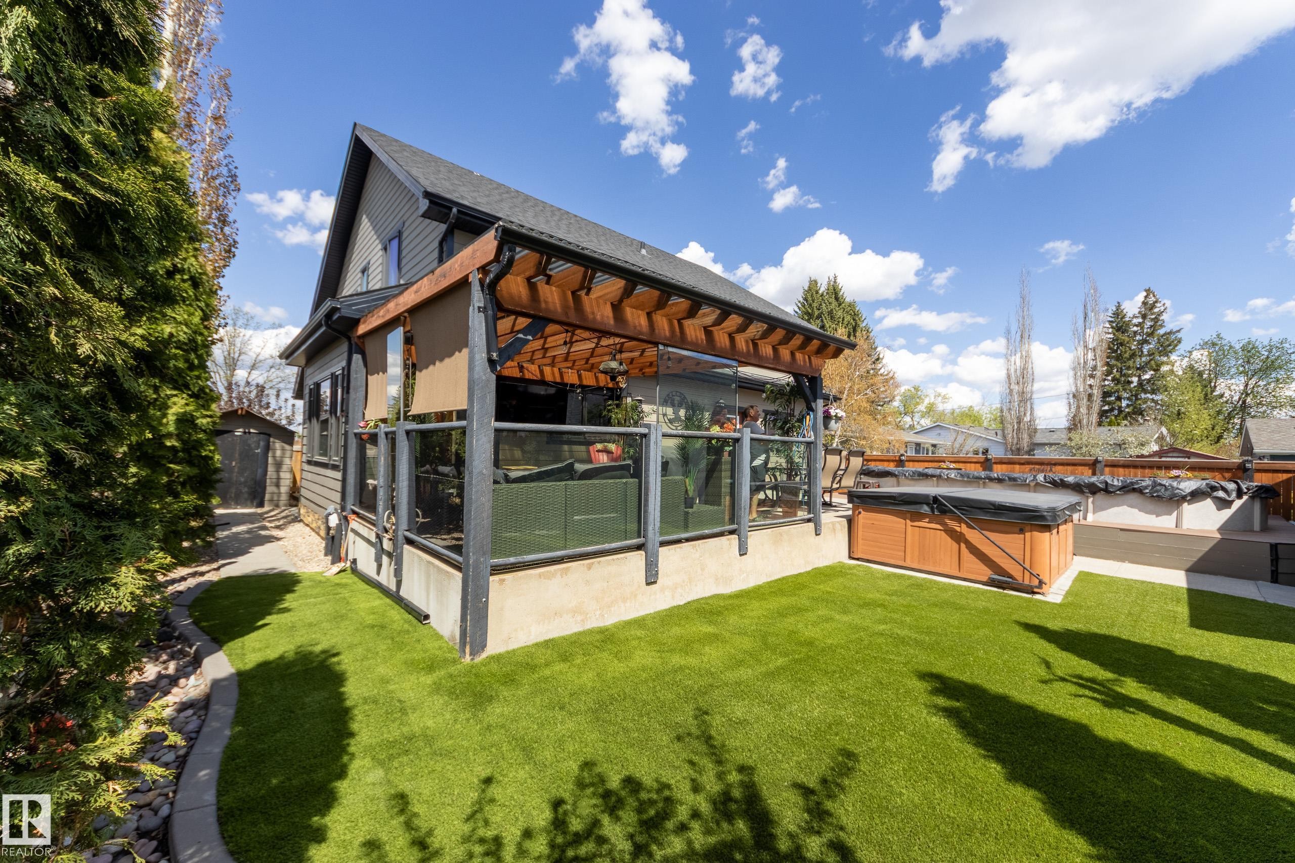 10811 67 Street, Edmonton, AB - Outdoor