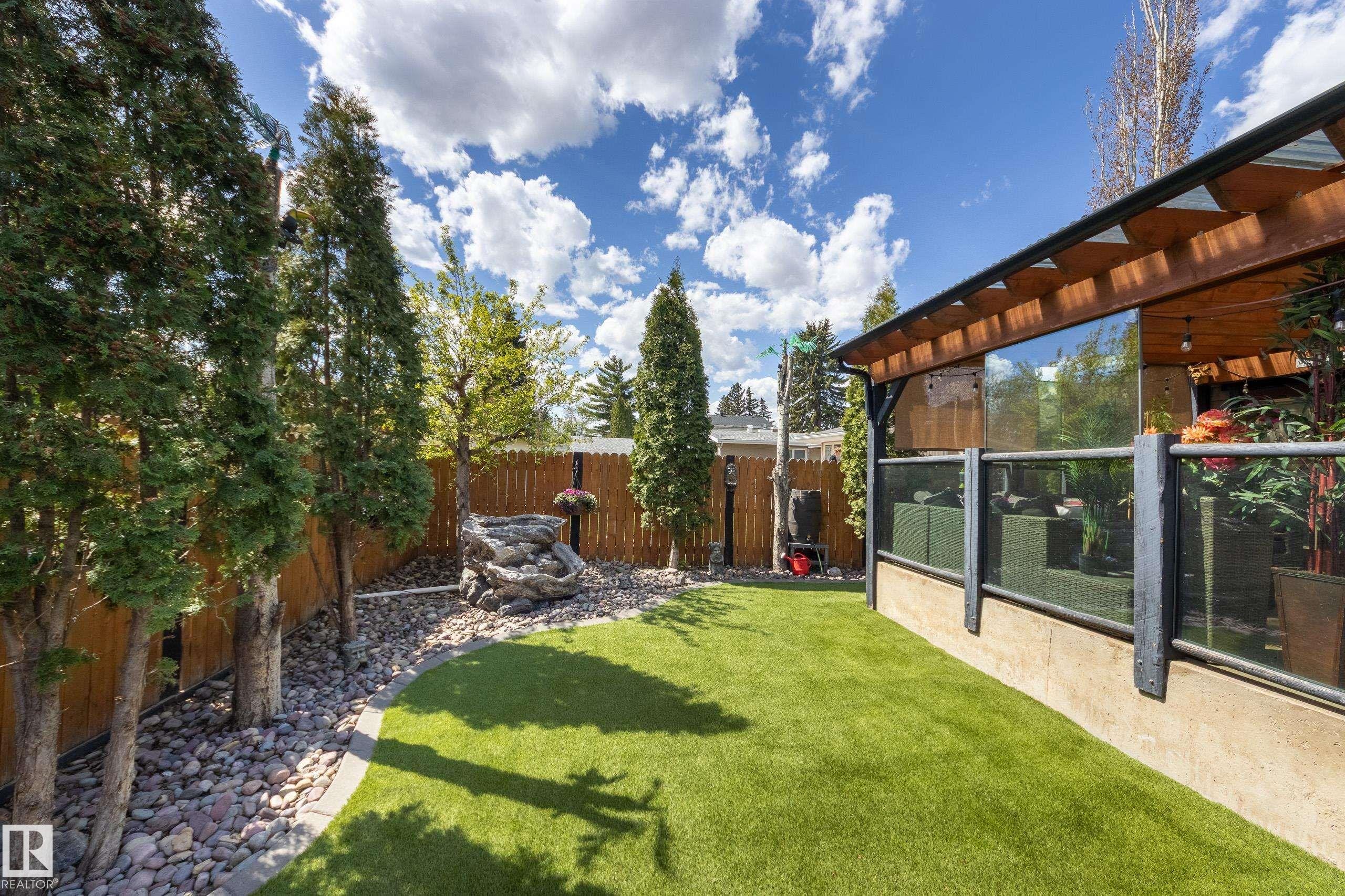 10811 67 Street, Edmonton, AB - Outdoor