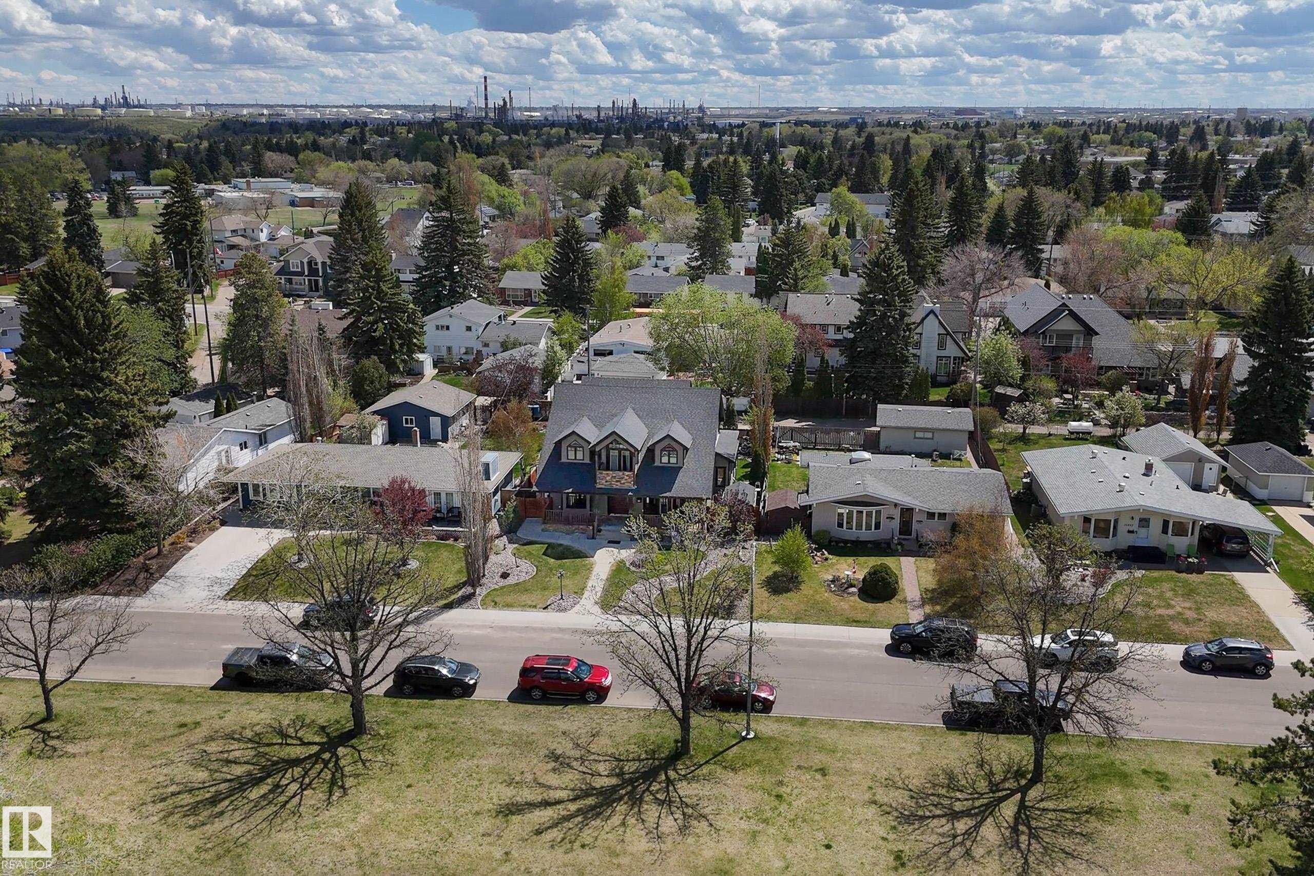 10811 67 Street, Edmonton, AB - Outdoor With View