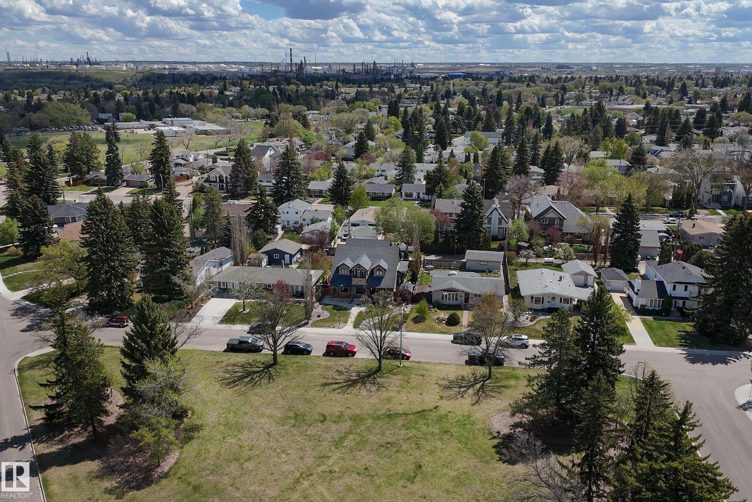 10811 67 Street, Edmonton, AB - Outdoor With View