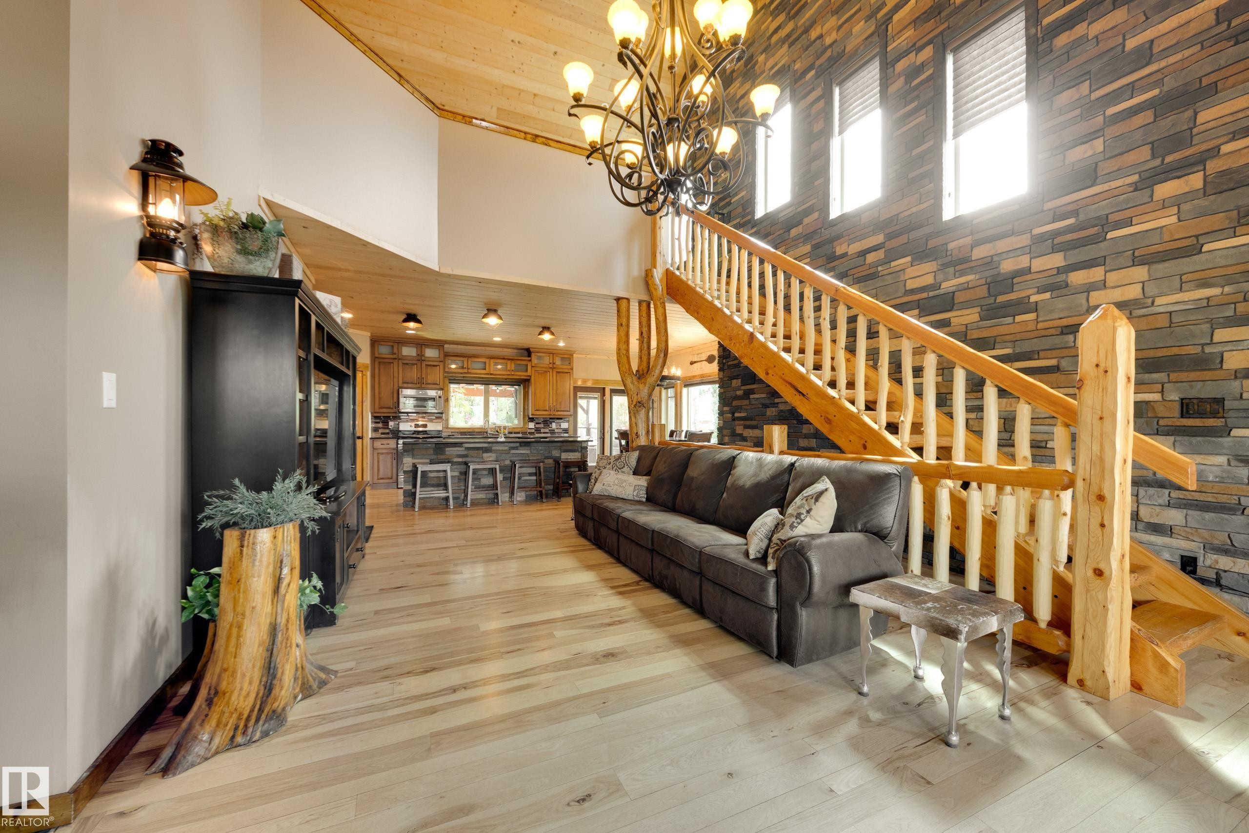 10811 67 Street, Edmonton, AB - Indoor Photo Showing Other Room