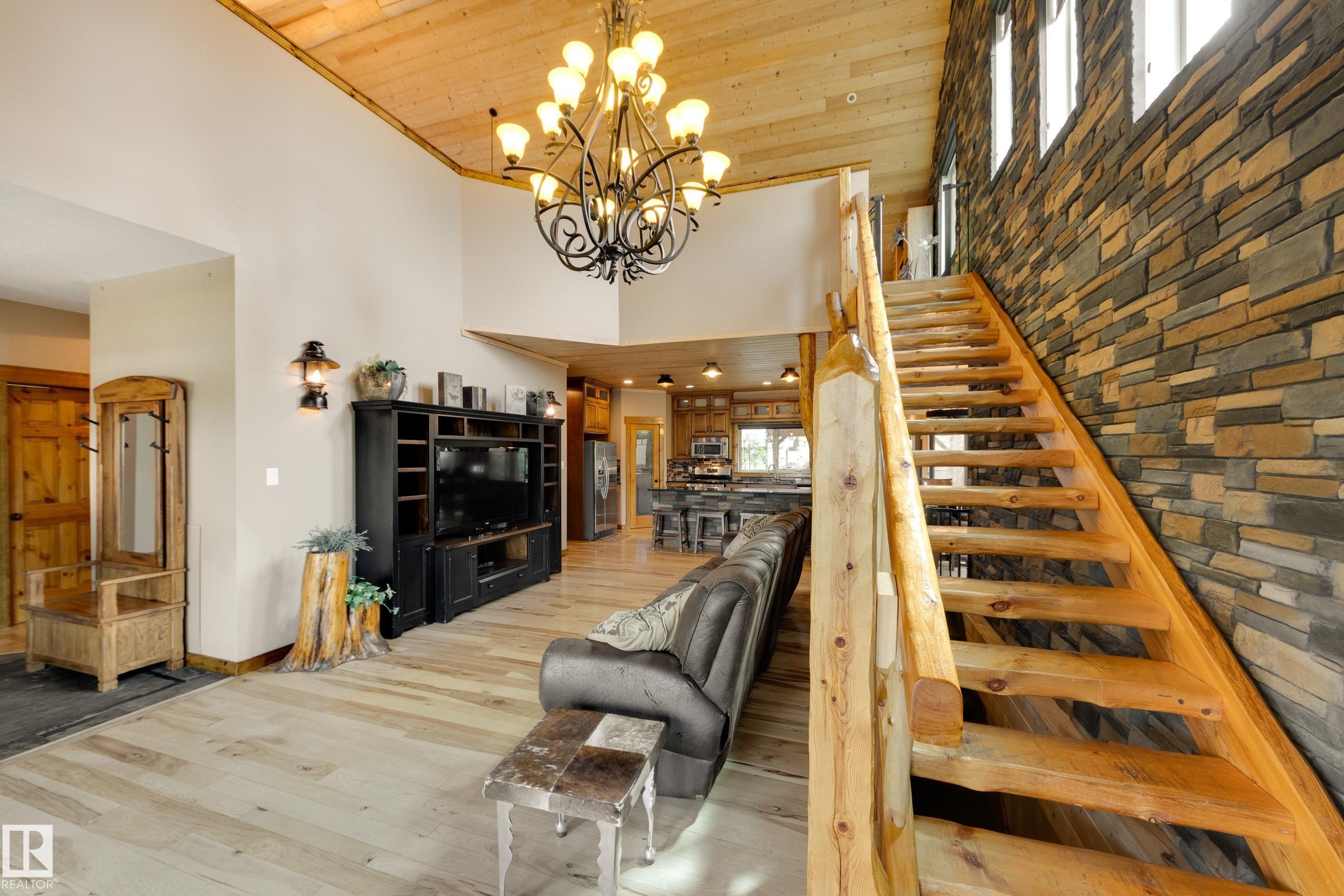 10811 67 Street, Edmonton, AB - Indoor Photo Showing Other Room