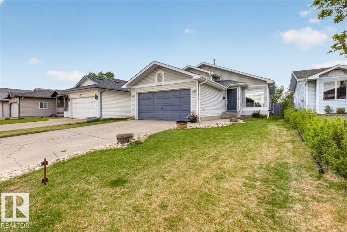 18520 77 Avenue, Edmonton, AB - Outdoor