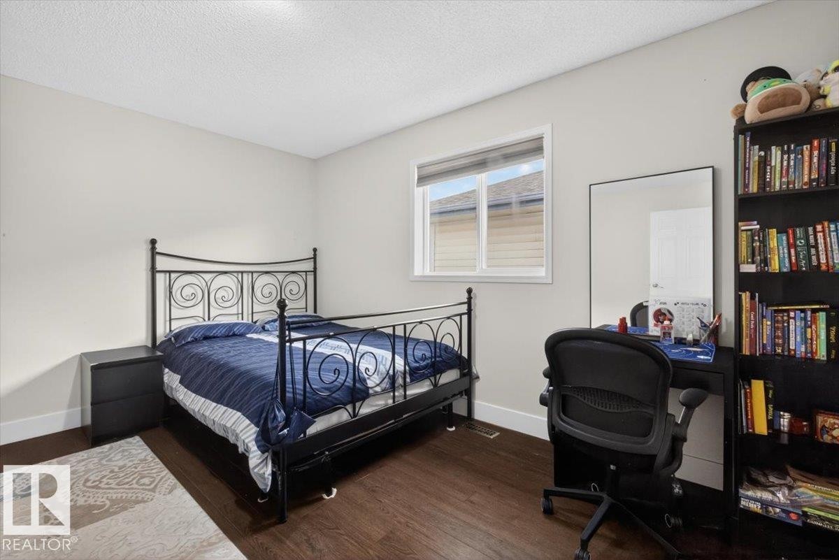 18520 77 Avenue, Edmonton, AB - Indoor Photo Showing Bedroom