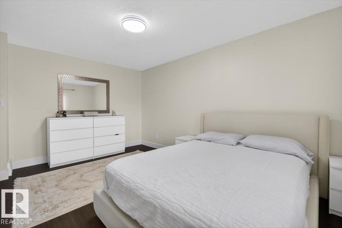 18520 77 Avenue, Edmonton, AB - Indoor Photo Showing Bedroom
