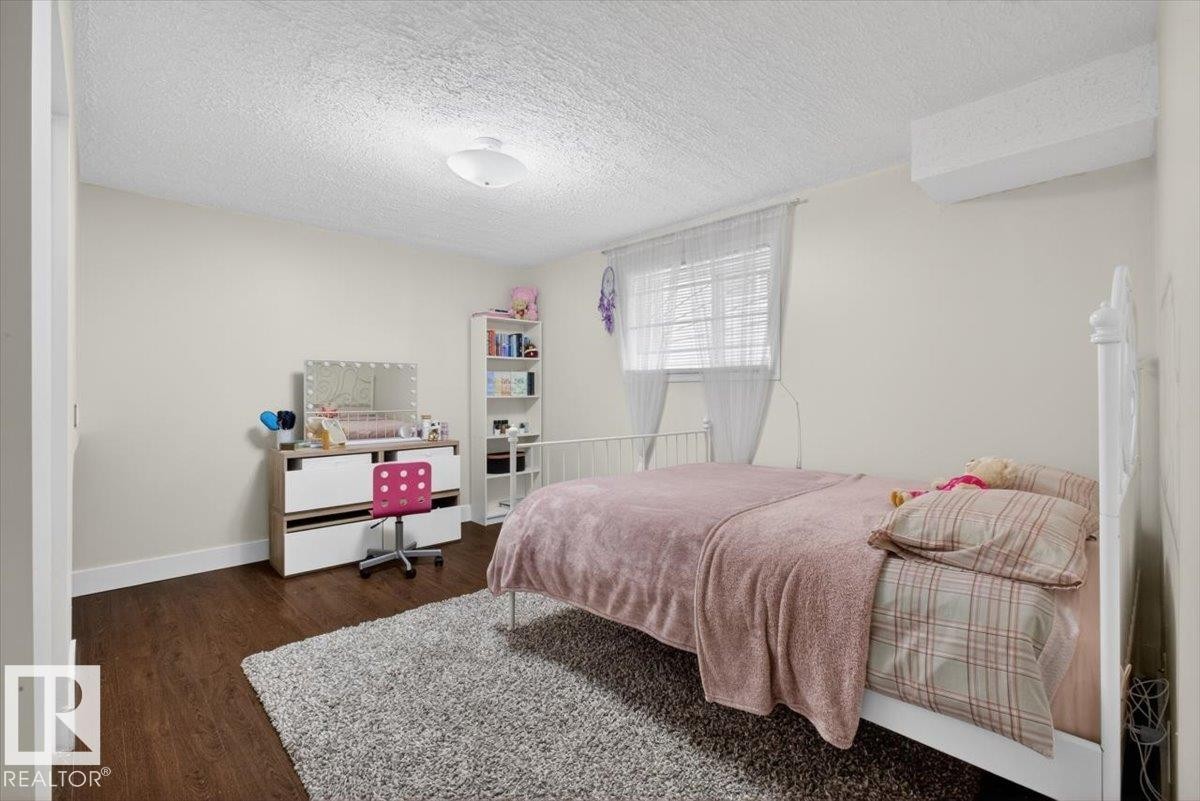 18520 77 Avenue, Edmonton, AB - Indoor Photo Showing Bedroom