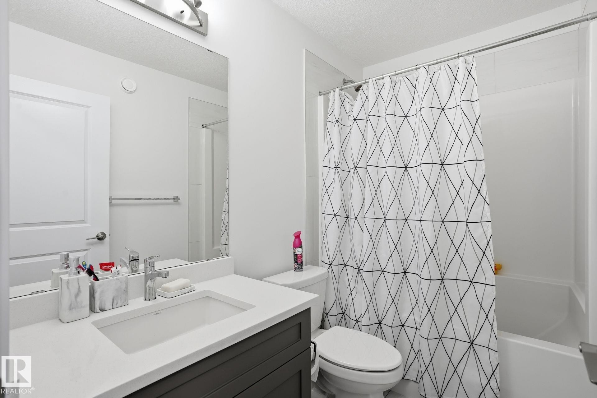 65 Covell Common, Spruce Grove, AB - Indoor Photo Showing Bathroom
