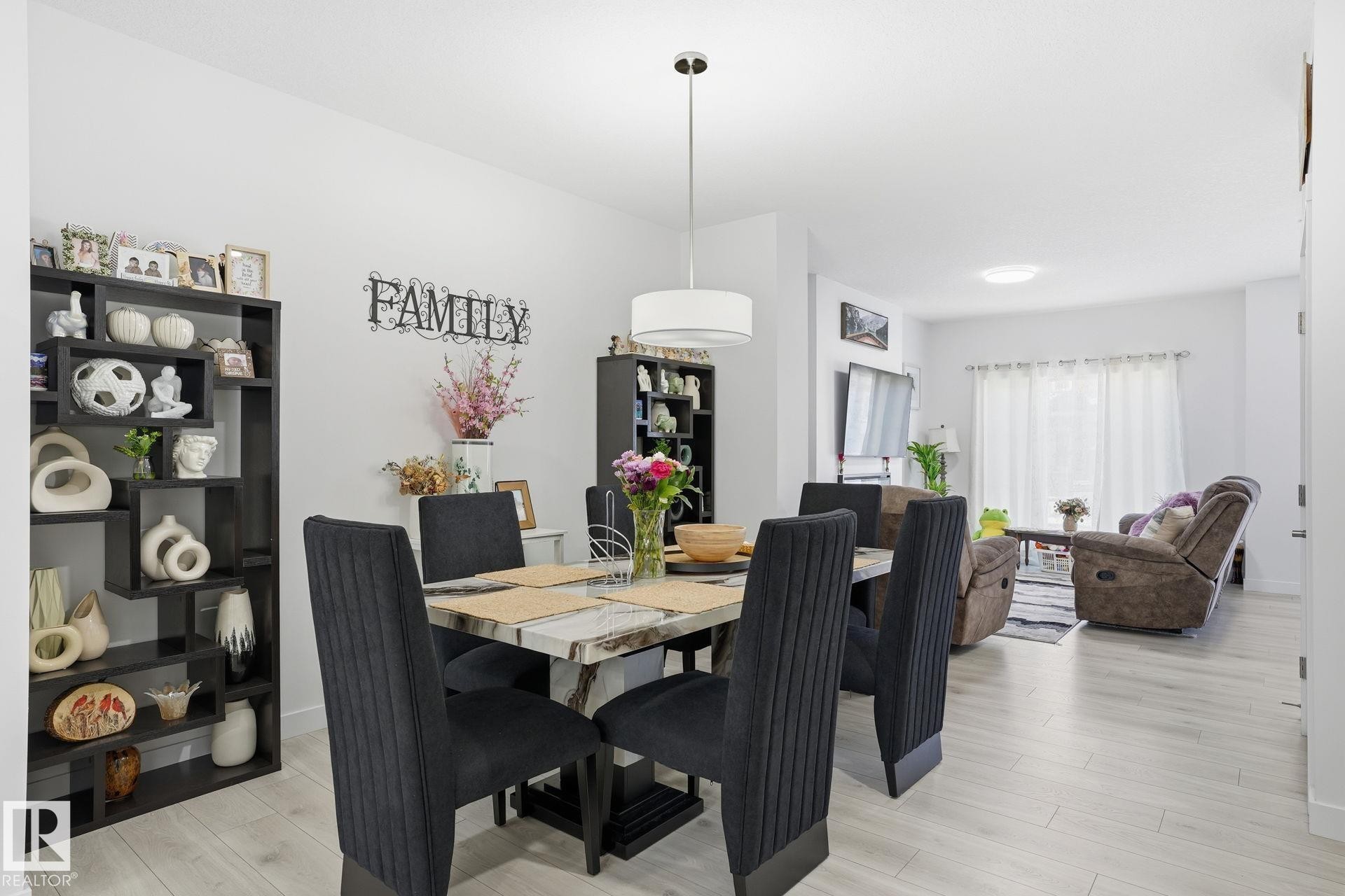 65 Covell Common, Spruce Grove, AB - Indoor Photo Showing Dining Room