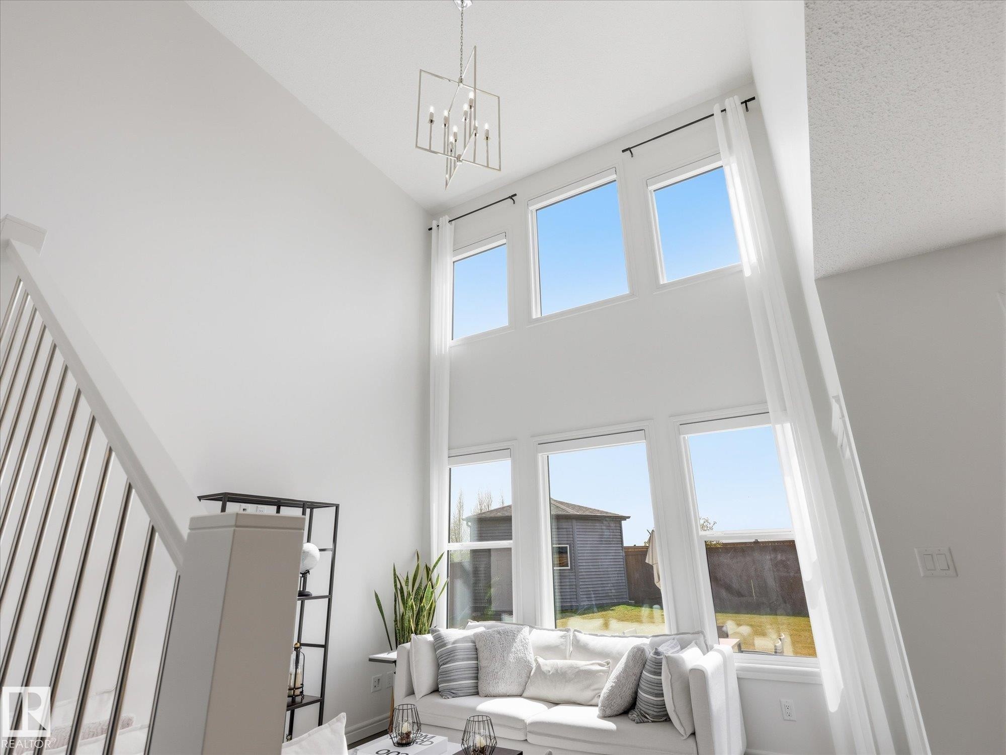 2128 Graydon Hill Crescent, Edmonton, AB - Indoor