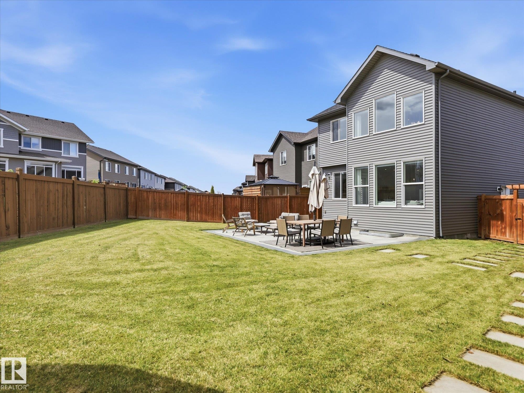 2128 Graydon Hill Crescent, Edmonton, AB - Outdoor