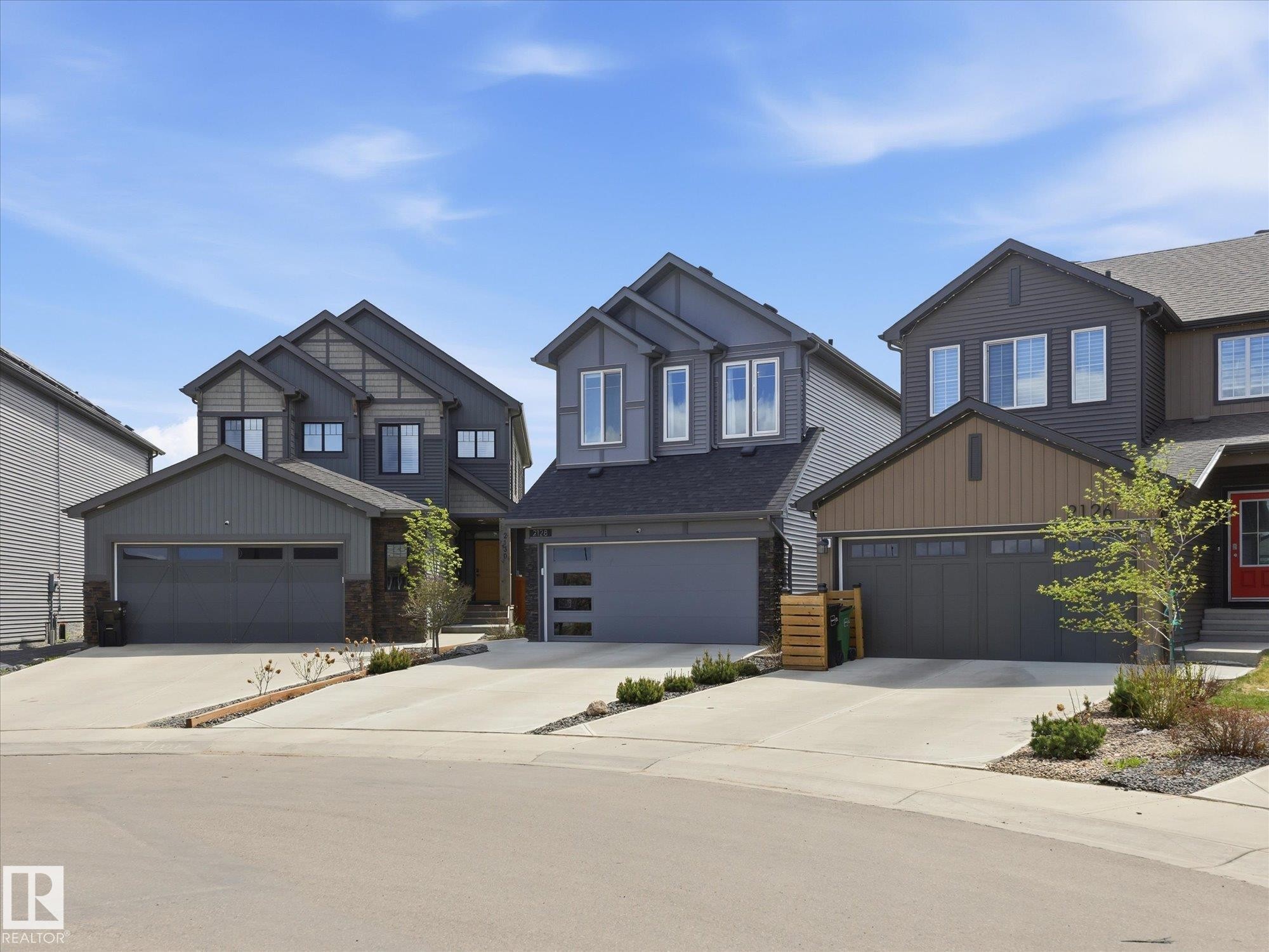 2128 Graydon Hill Crescent, Edmonton, AB - Outdoor With Facade