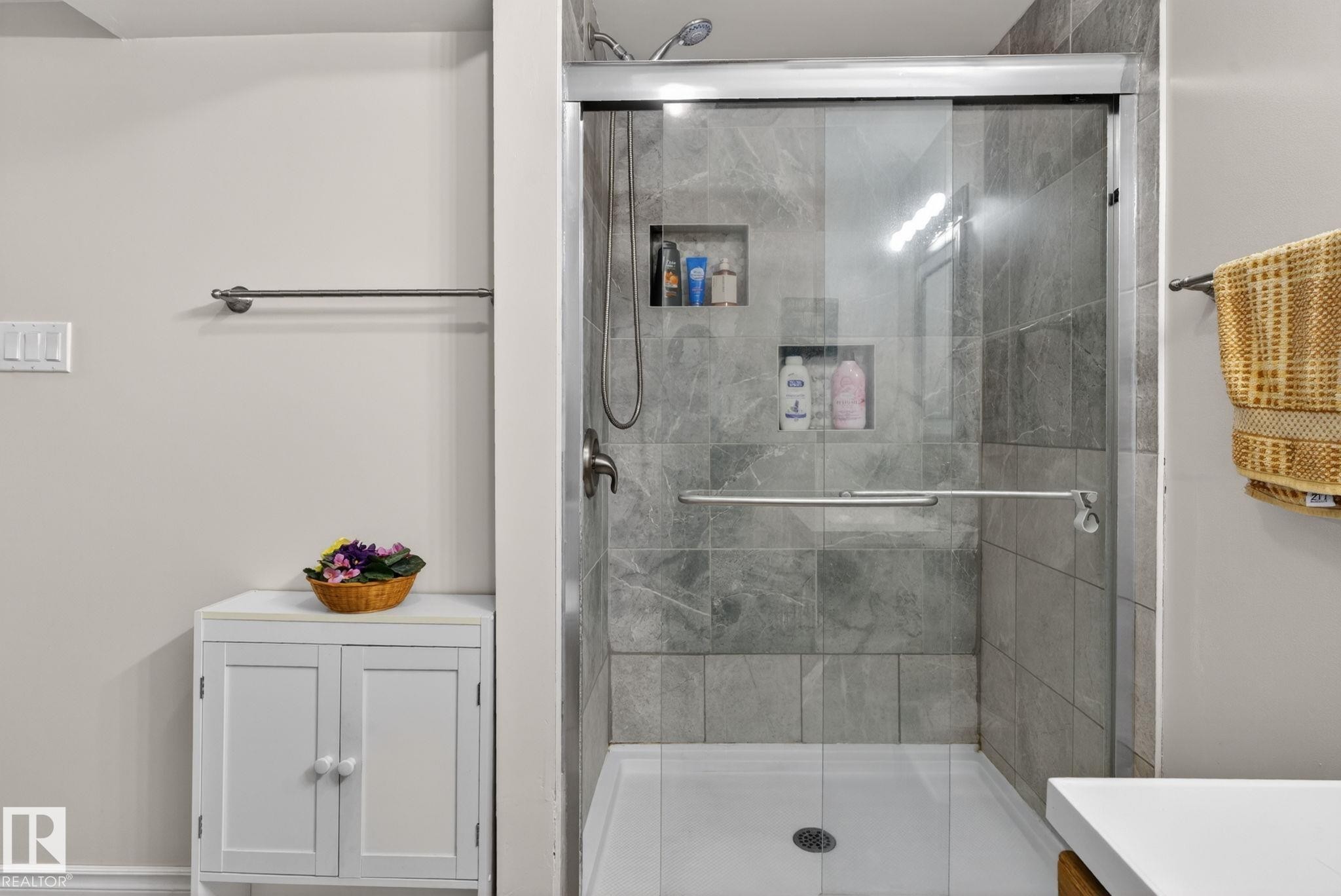 66 Amberly Crest, Edmonton, AB