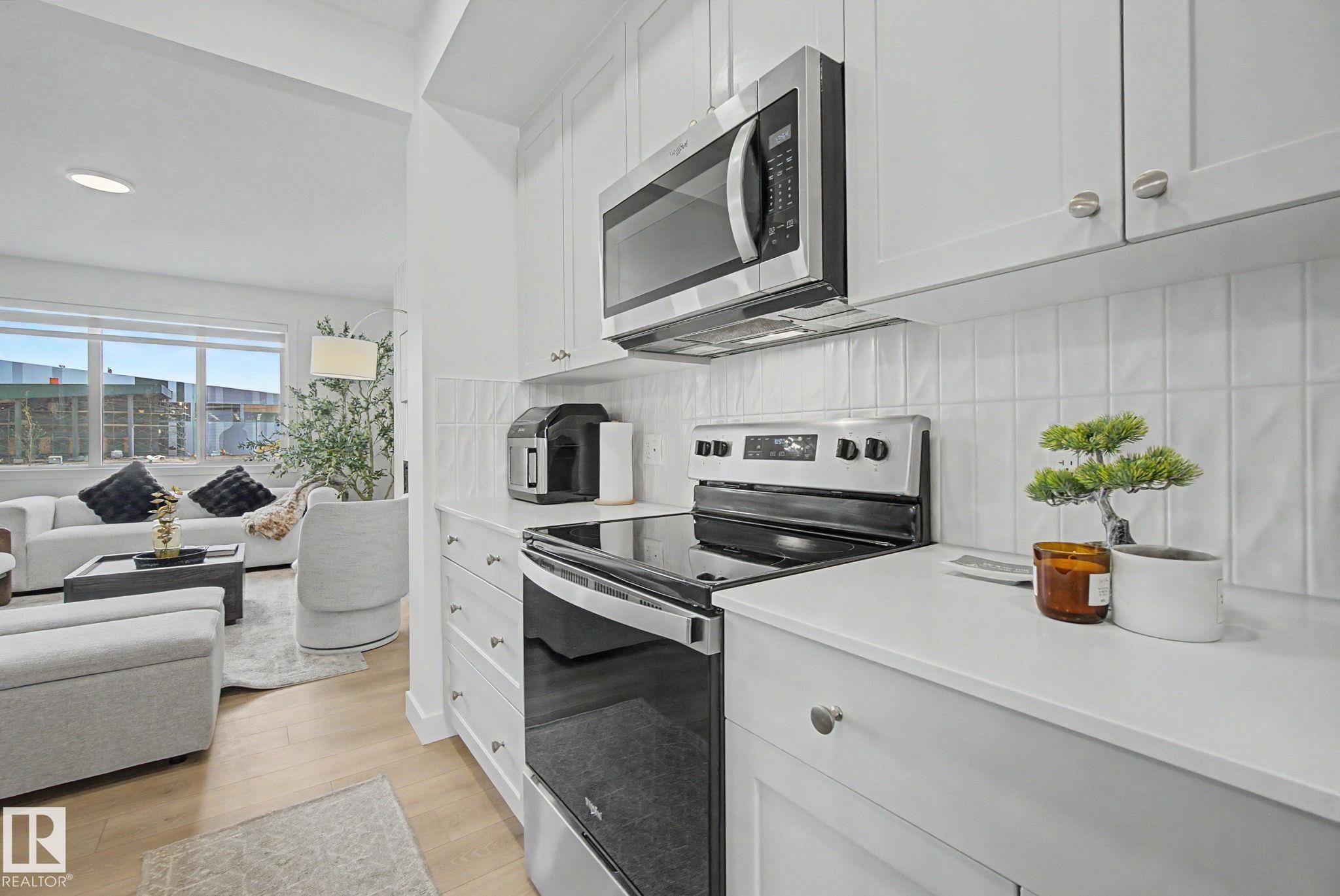 117 Brickyard Drive, Stony Plain, AB - Indoor Photo Showing Kitchen