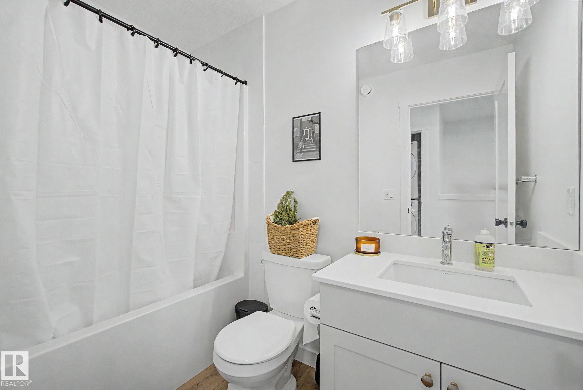 117 Brickyard Drive, Stony Plain, AB - Indoor Photo Showing Bathroom
