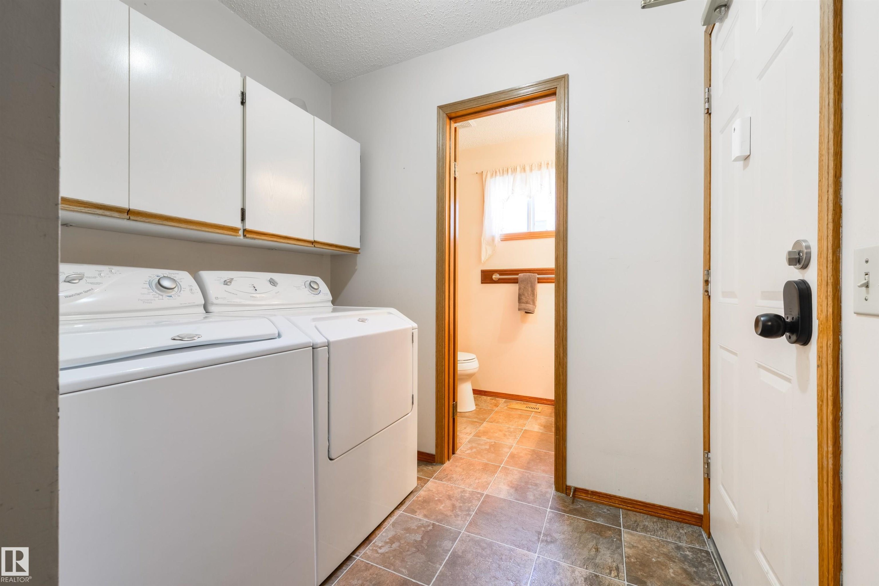4012 44 Avenue, Stony Plain, AB - Indoor Photo Showing Laundry Room