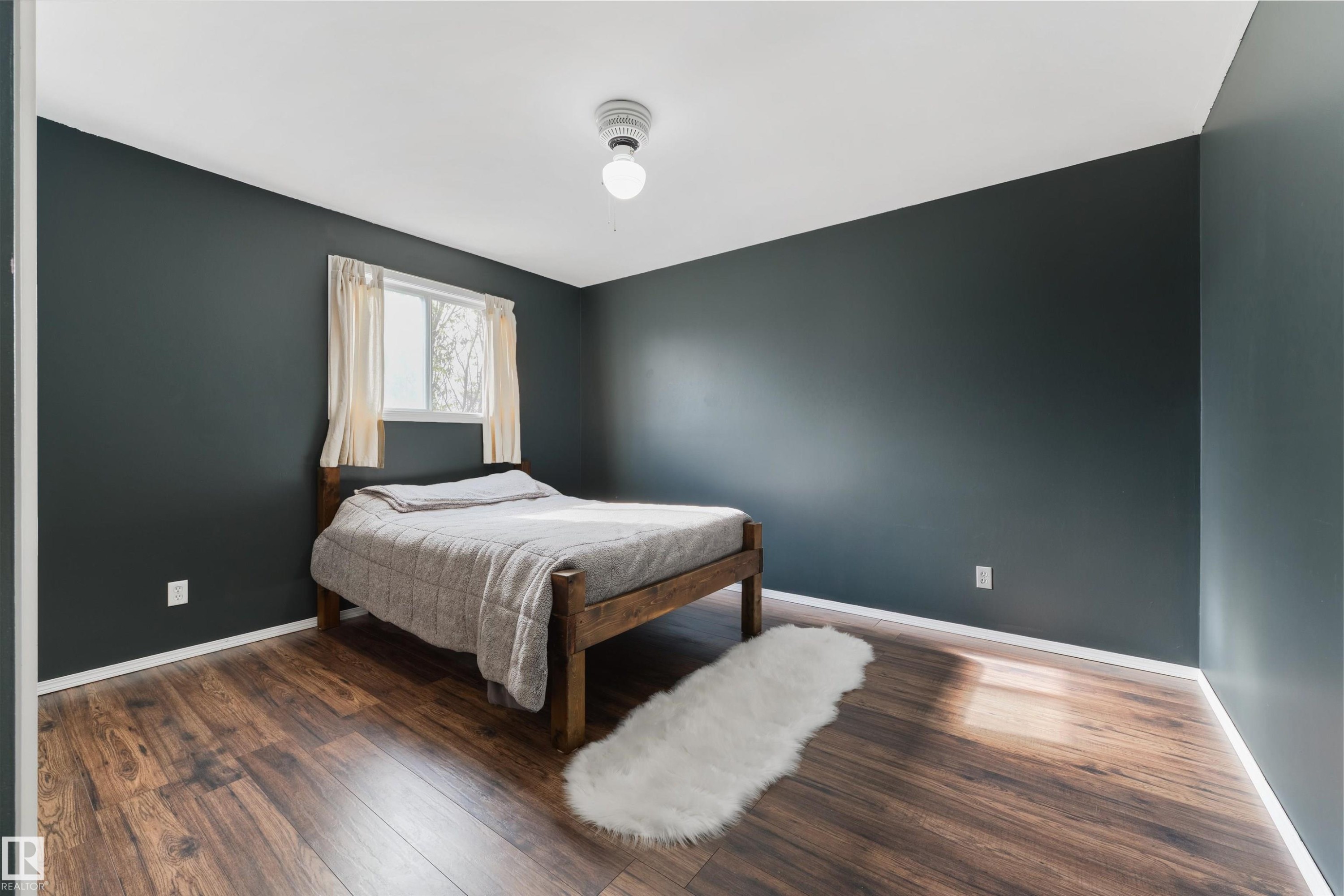 4012 44 Avenue, Stony Plain, AB - Indoor Photo Showing Bedroom