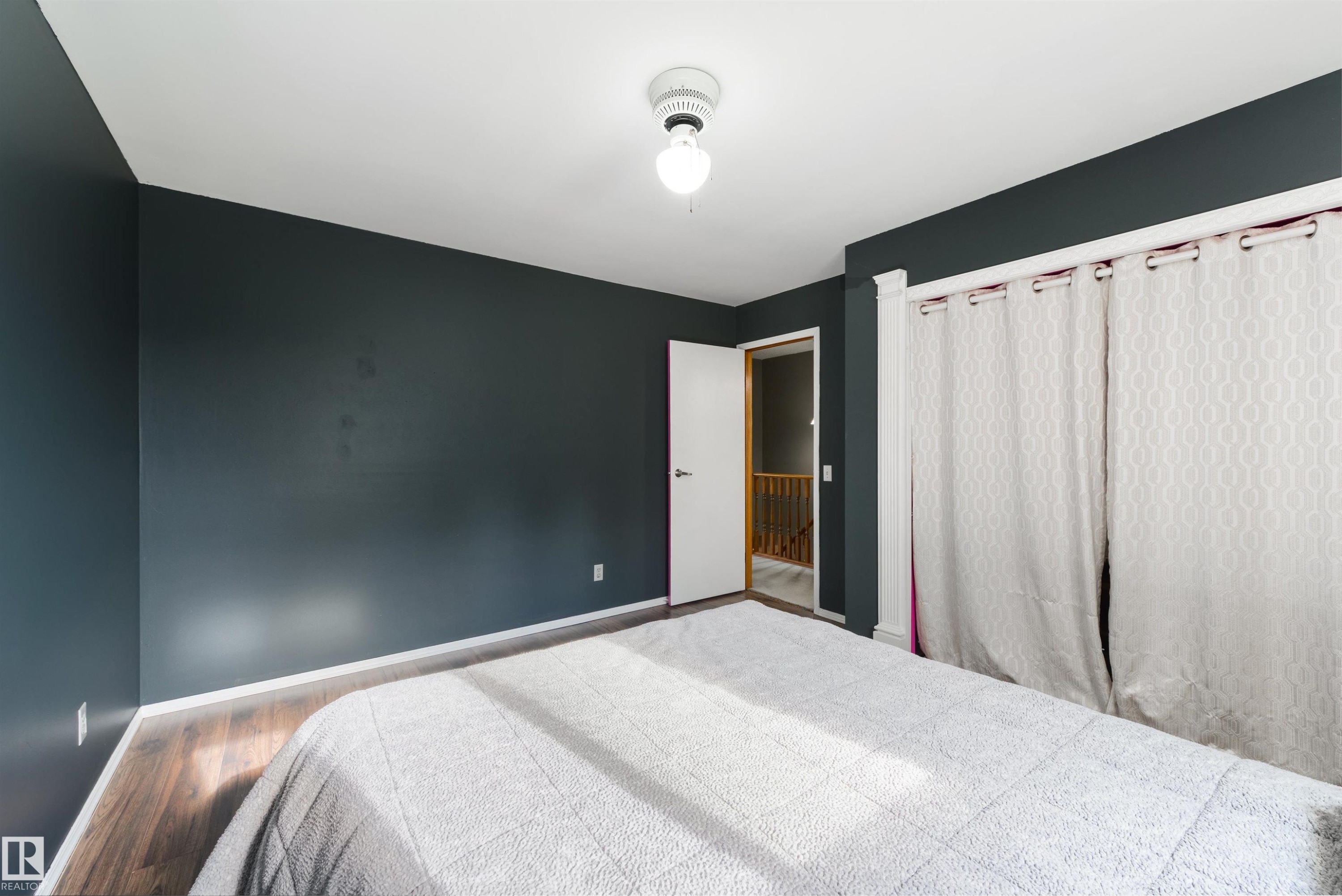 4012 44 Avenue, Stony Plain, AB - Indoor Photo Showing Bedroom