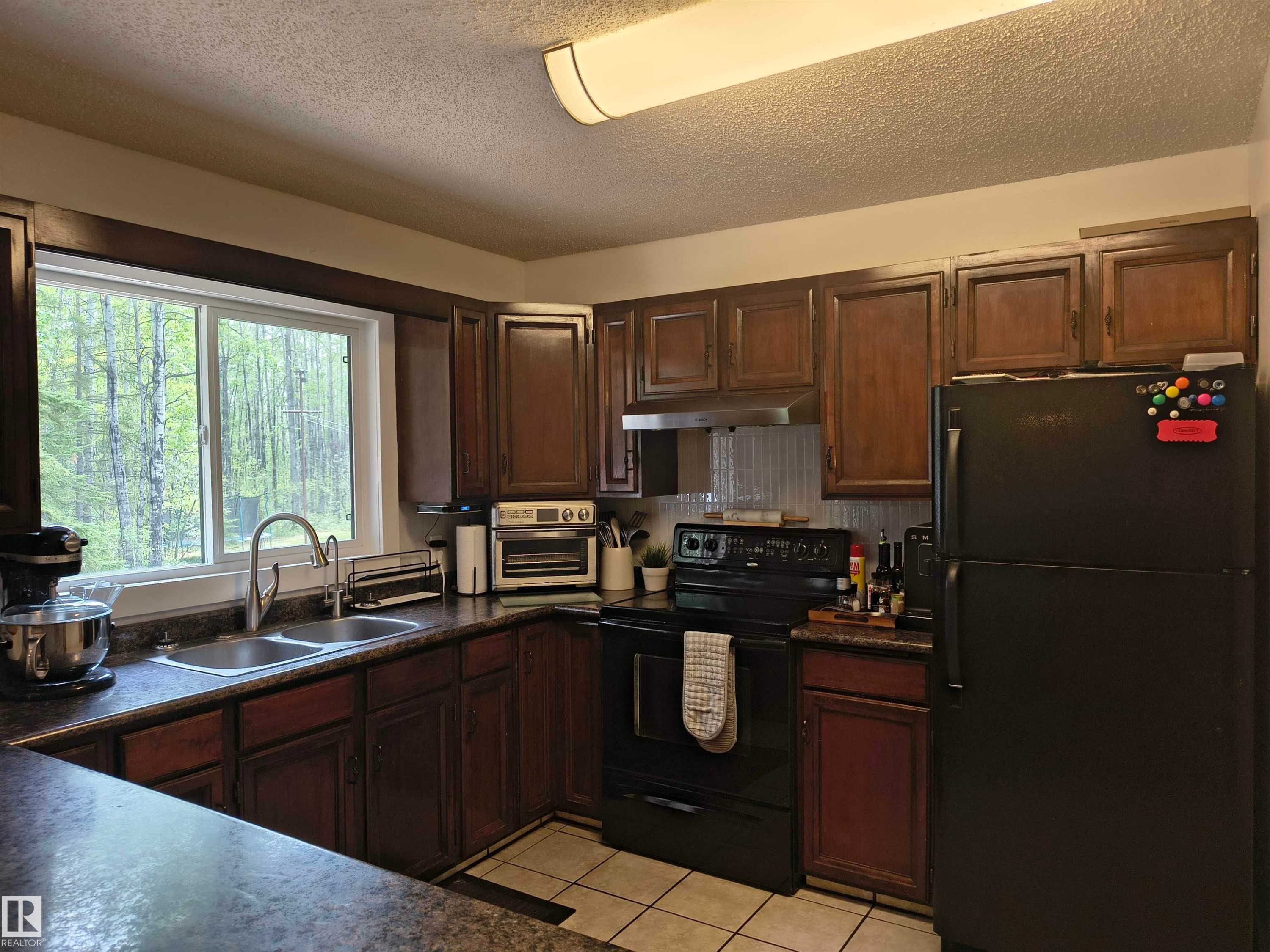 1, 49321 Range Road 72, Rural Brazeau County, AB - Indoor Photo Showing Kitchen With Double Sink
