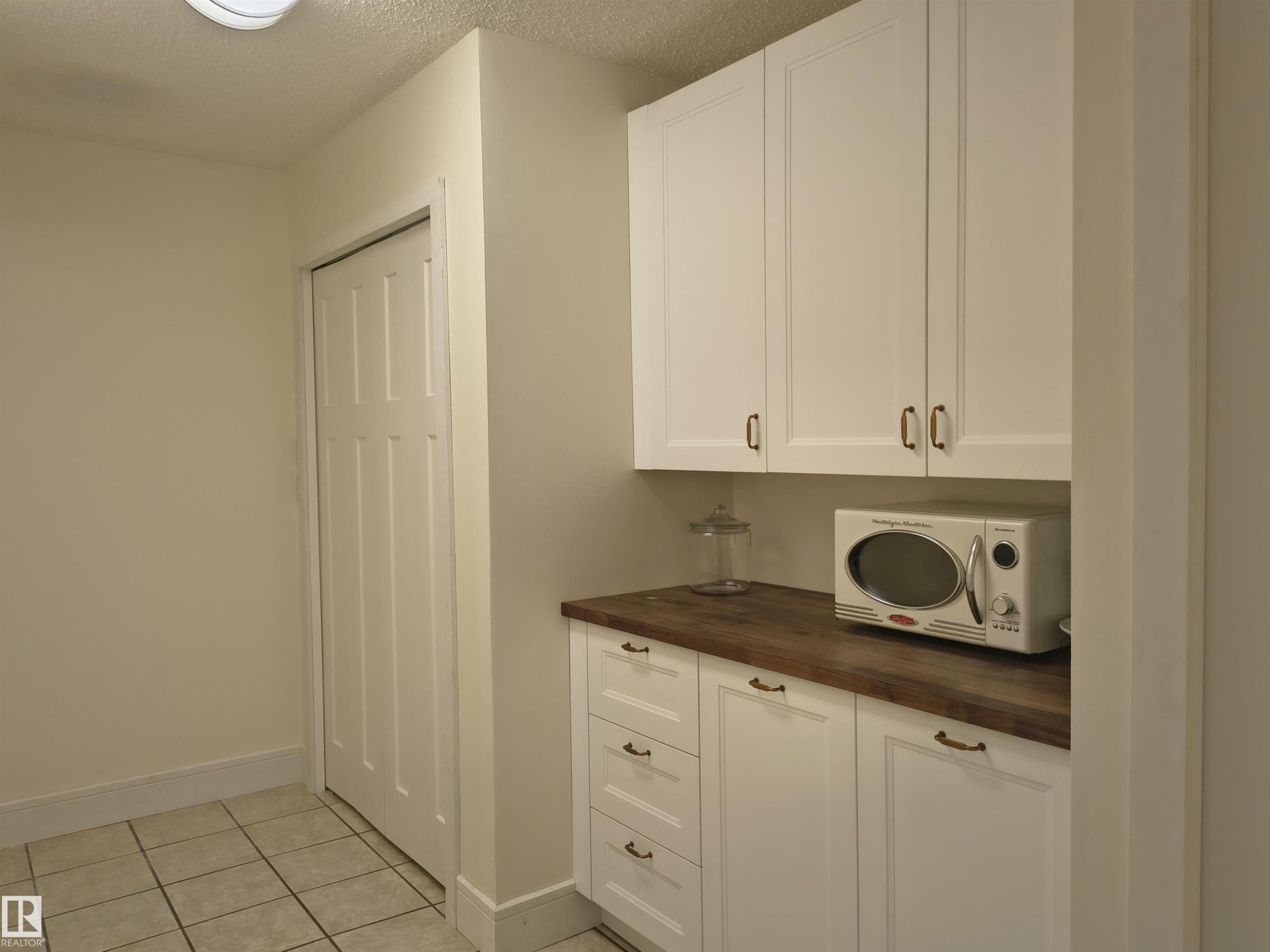 1, 49321 Range Road 72, Rural Brazeau County, AB - Indoor