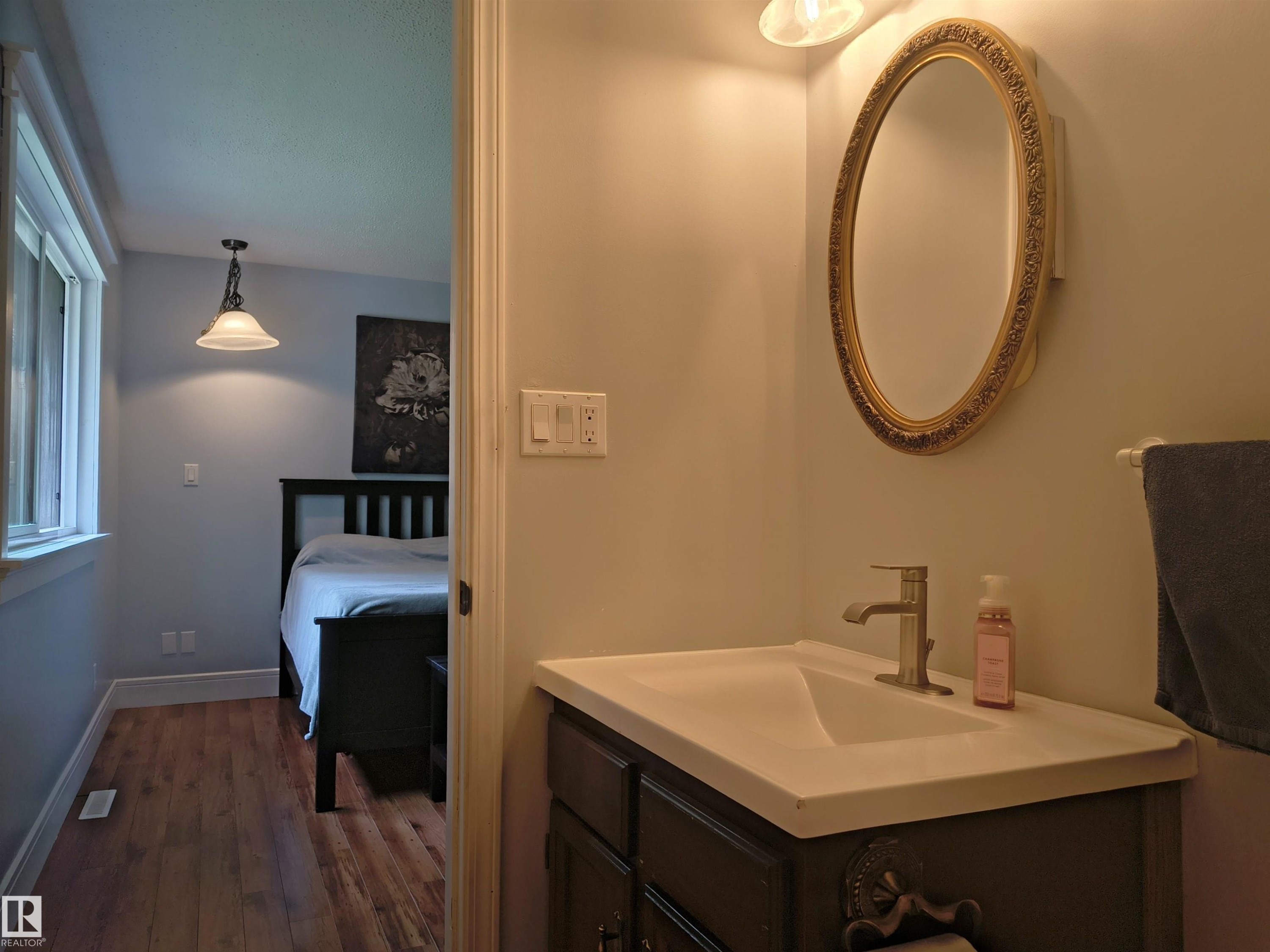 1, 49321 Range Road 72, Rural Brazeau County, AB - Indoor Photo Showing Bathroom