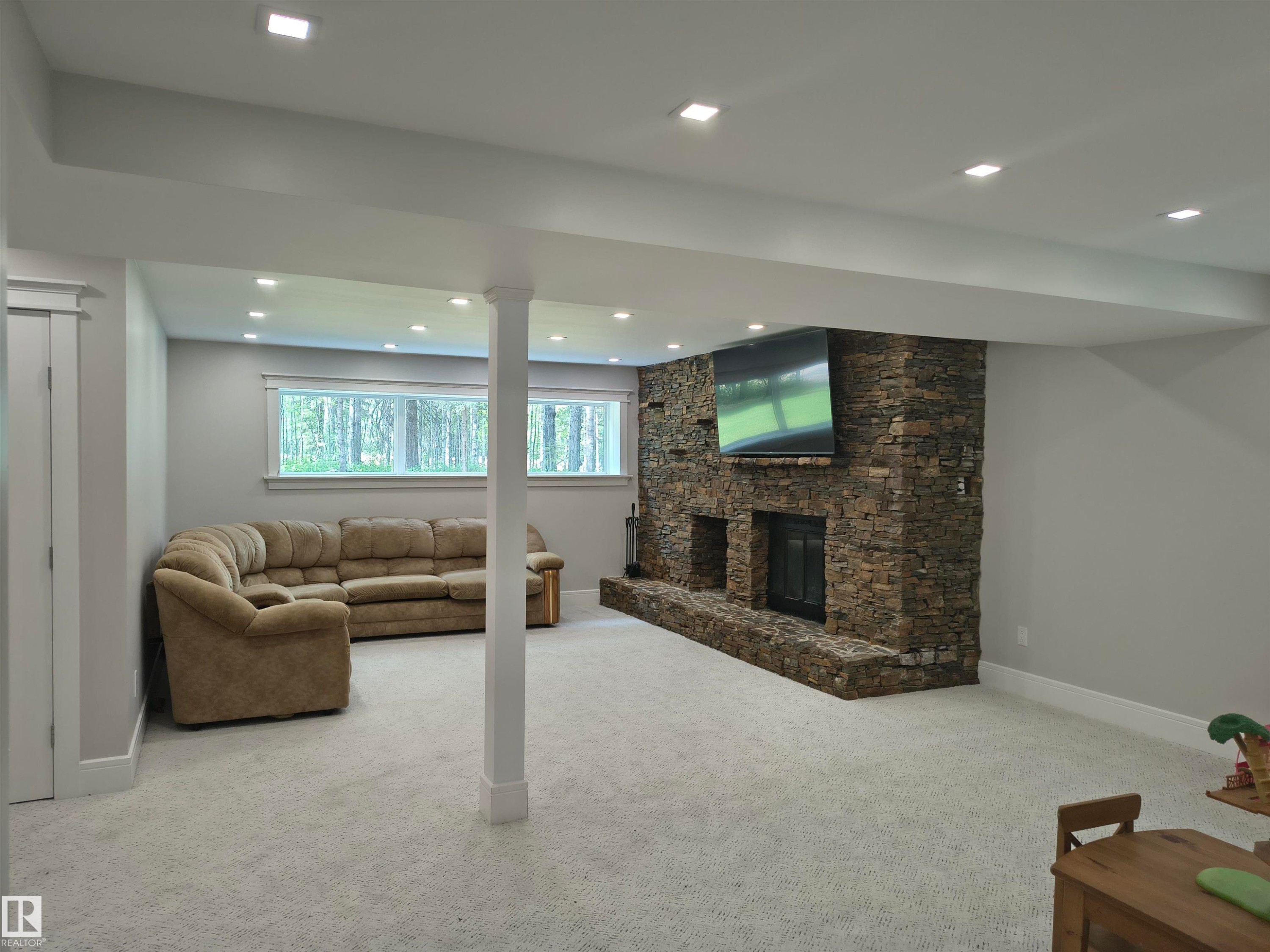 1, 49321 Range Road 72, Rural Brazeau County, AB - Indoor With Fireplace