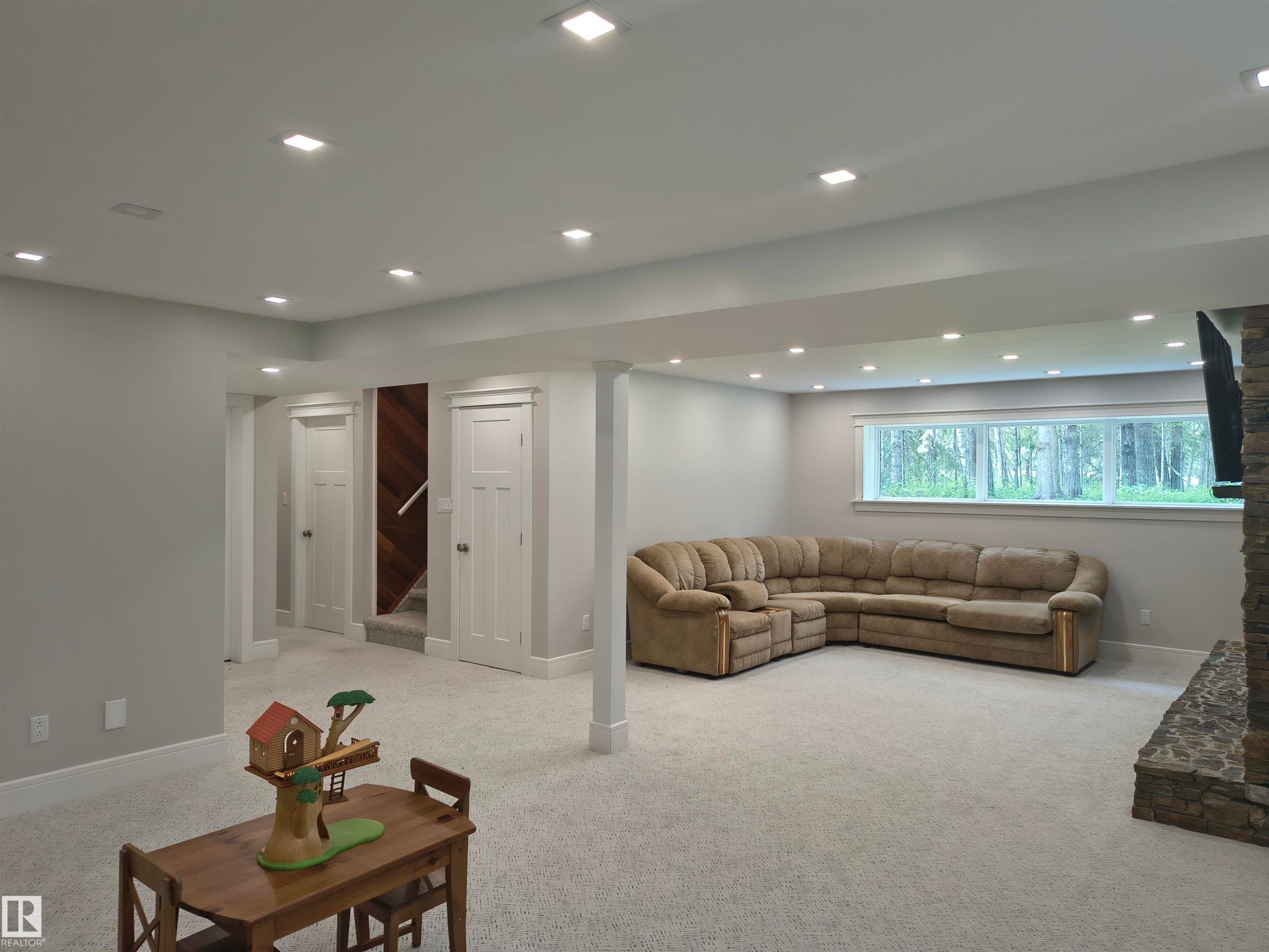 1, 49321 Range Road 72, Rural Brazeau County, AB - Indoor