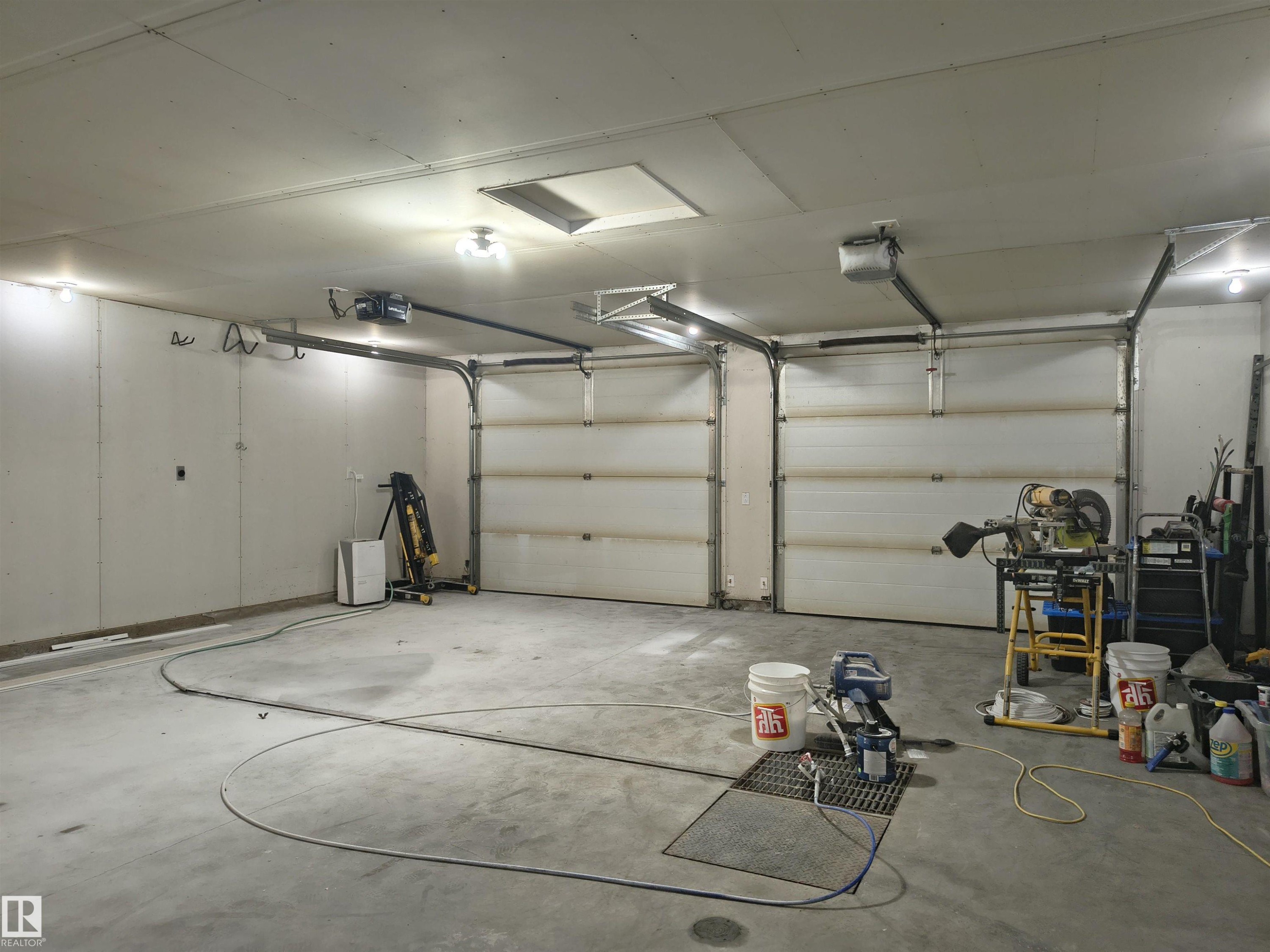 1, 49321 Range Road 72, Rural Brazeau County, AB - Indoor Photo Showing Garage