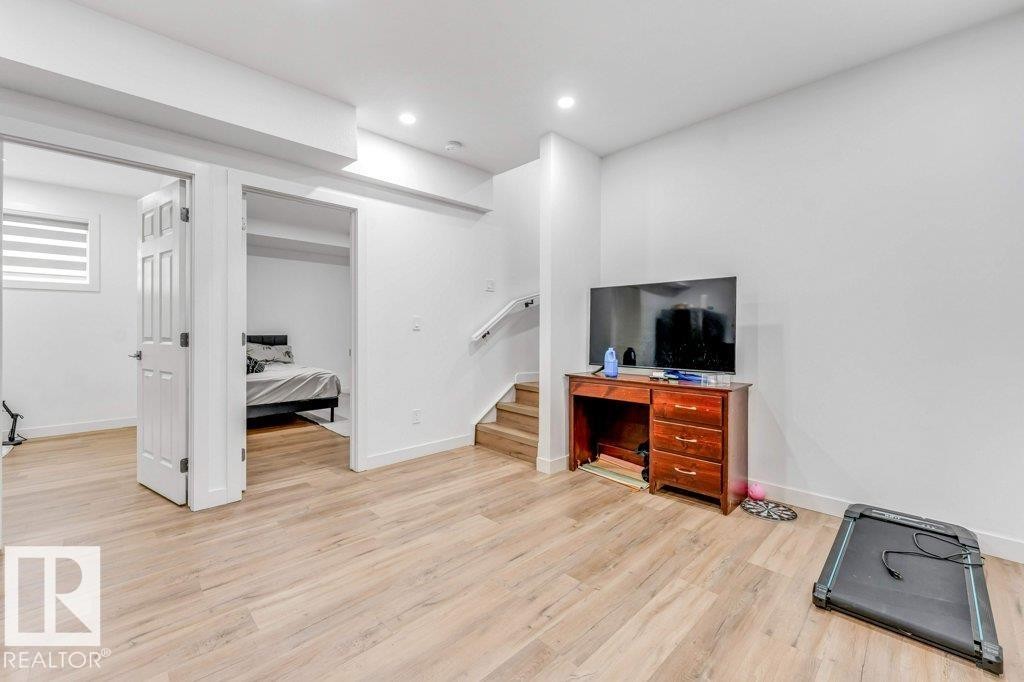 1459 Cherniak Way, Edmonton, AB - Indoor